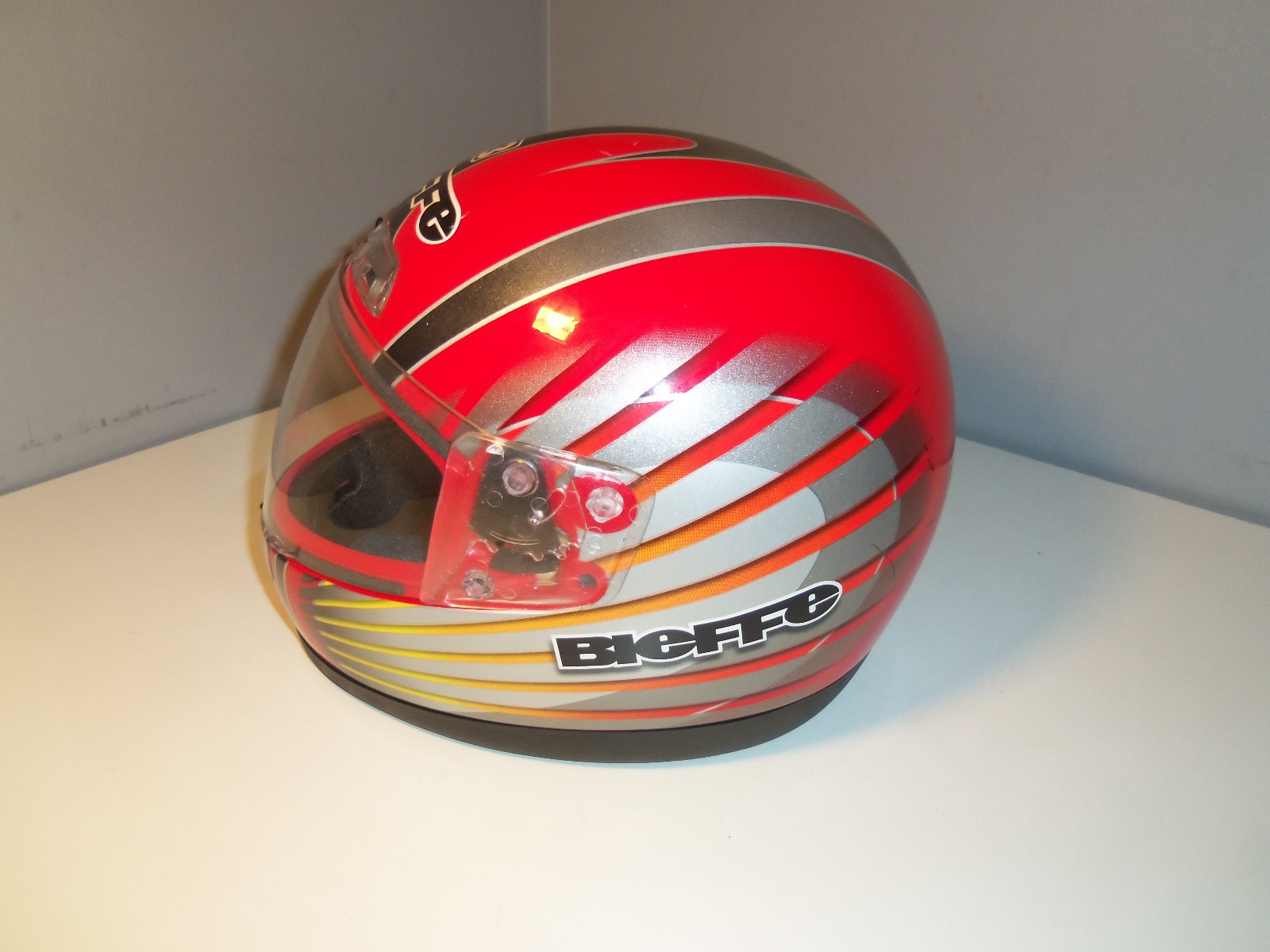 BIEFFE Motorcycle Racing Helmet Red XXLarge 62 GR 1500 ITALY BIEFFE Motorcycle Racing Helmet Red XXLarge 62 GR 1500 ITALY