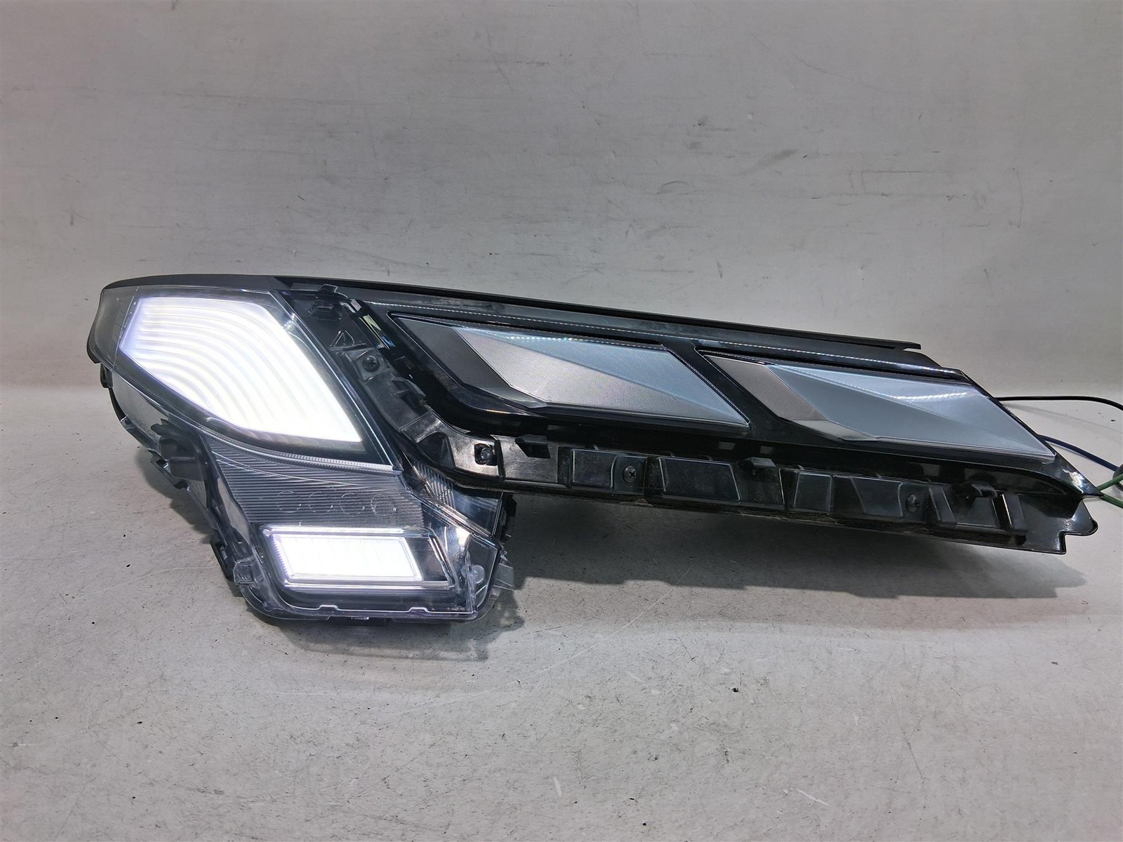 2023 2025 HYUNDAI PALISADE DAYTIME RUNNING LIGHT OEM RIGHT PASSENGER CHROME LED