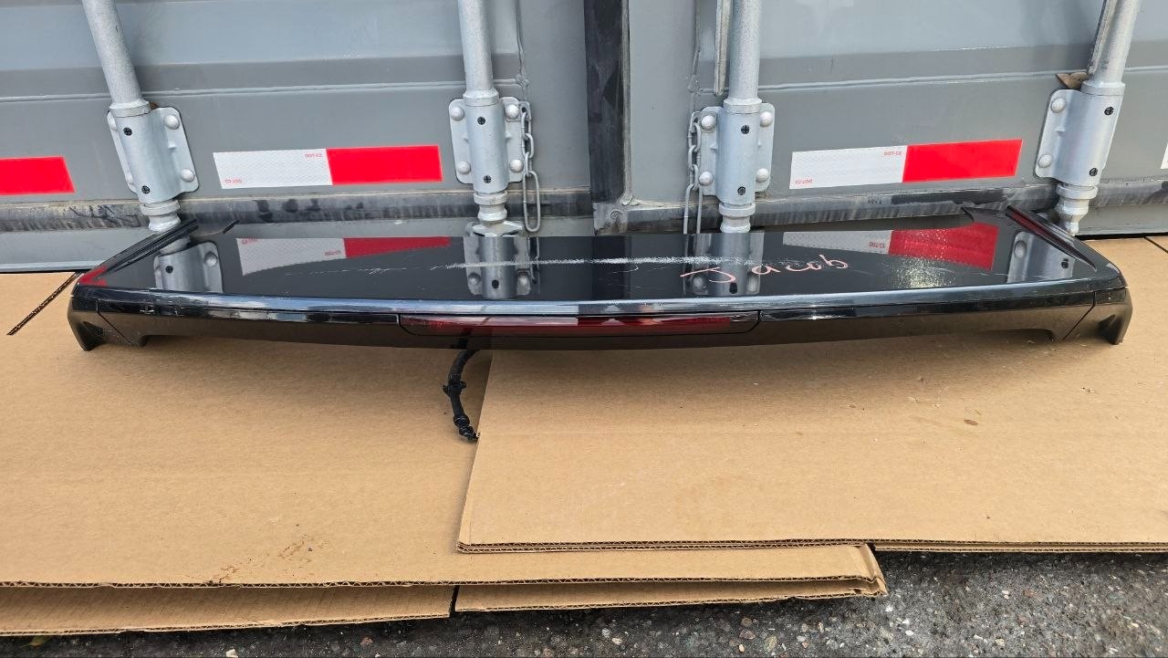 2019-2023 Cadillac XT4 OEM Rear Spoiler W/ Break Light 2019-2023 Cadillac XT4 OEM Rear Spoiler W/ Break Light