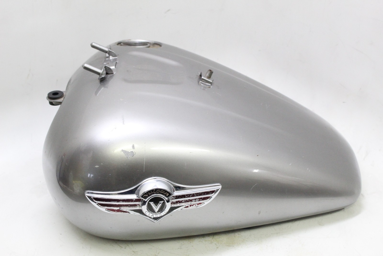 2005 KAWASAKI VULCAN 1500 VN1500 CLASSIC OEM GAS FUEL TANK SILVER
