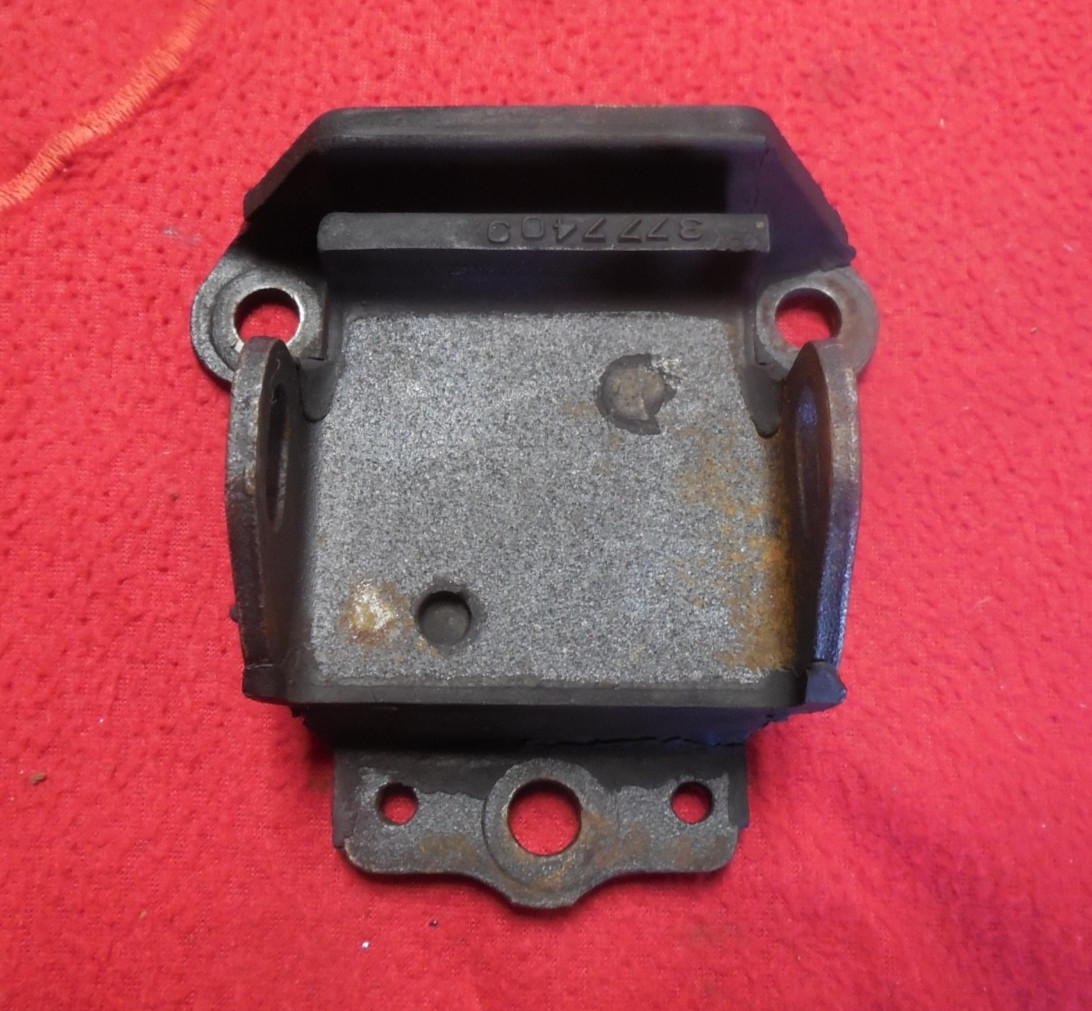 NOS 64 - 67 Chevrolet Nova 283 327 production line engine mount 3777409 L79 SS NOS 64 - 67 Chevrolet Nova 283 327 production line engine mount 3777409 L79 SS