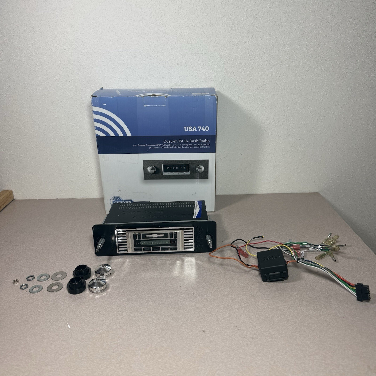 Custom Autosound USA-740 Radio 1956 Chevrolet Chevy VECH6-740 Open Box UNTESTED Custom Autosound USA-740 Radio 1956 Chevrolet Chevy VECH6-740 Open Box UNTESTED