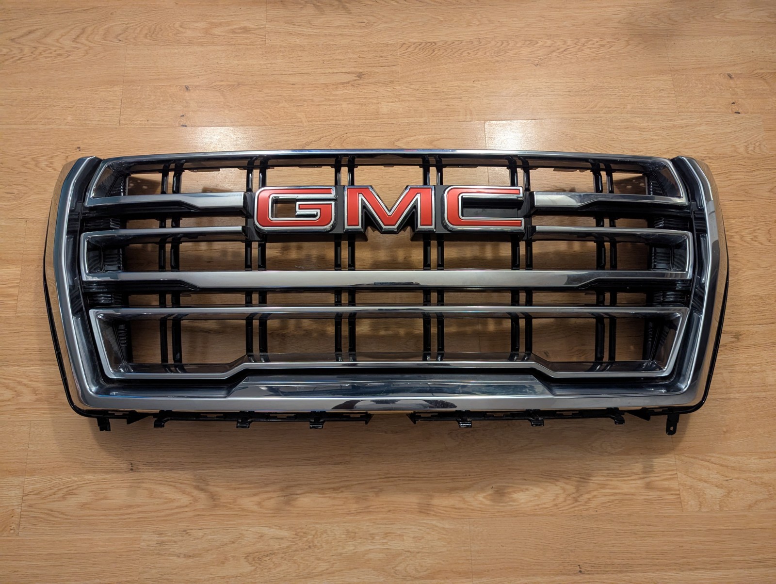 2021 -2023 GMC Yukon OEM Front Grille - 5th Gen 84835787 2021 -2023 GMC Yukon OEM Front Grille - 5th Gen 84835787