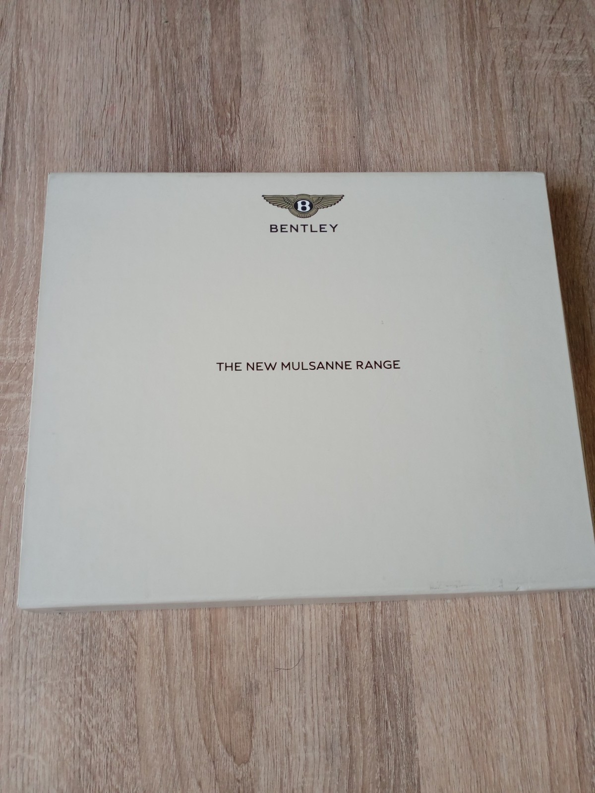 NEW 2016 Bentley Mulsanne Facelift Collector's Book + Luxury outter display box