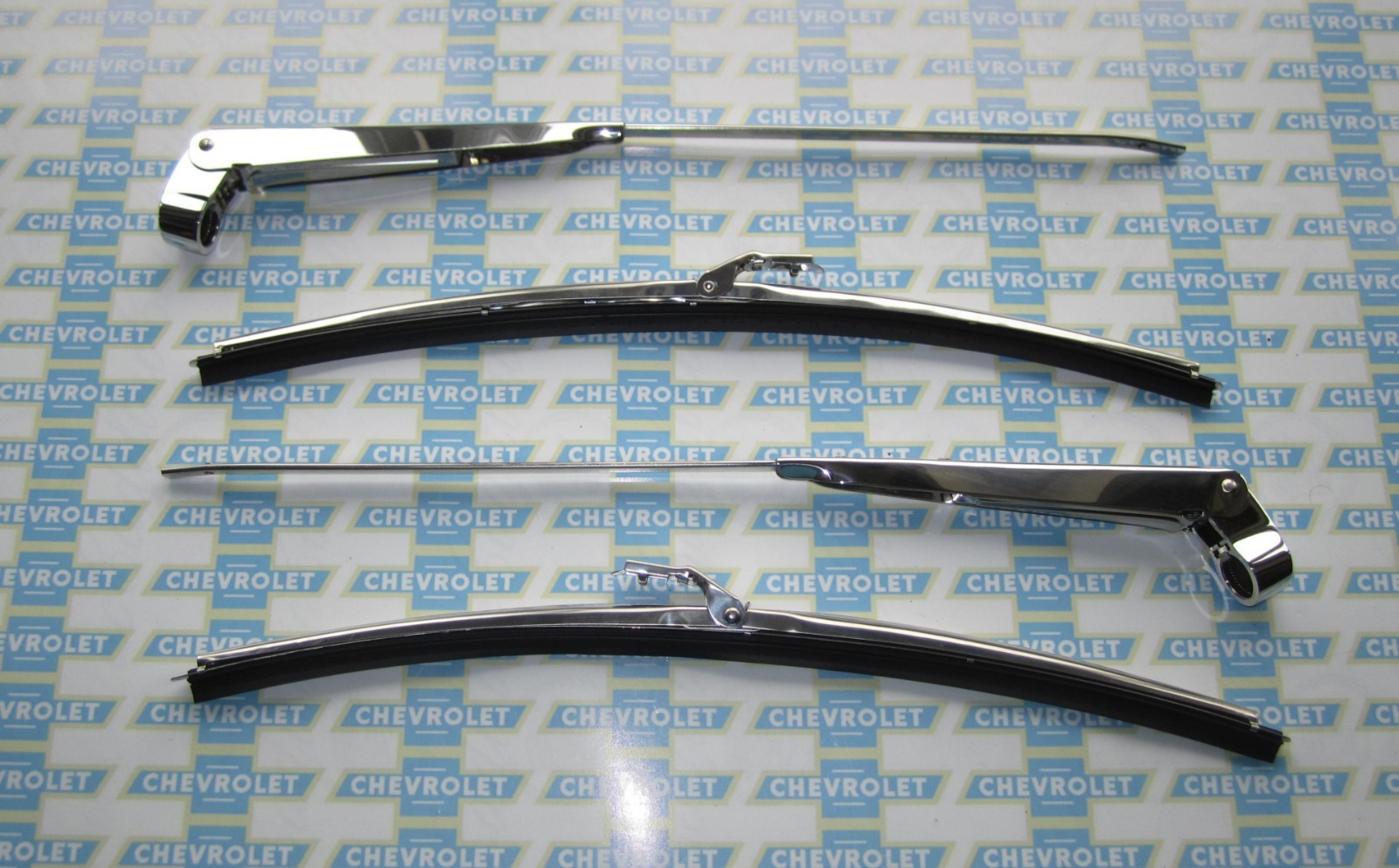 1959-1960 Chevrolet Car Windshield Wiper Arms & Blades. 
