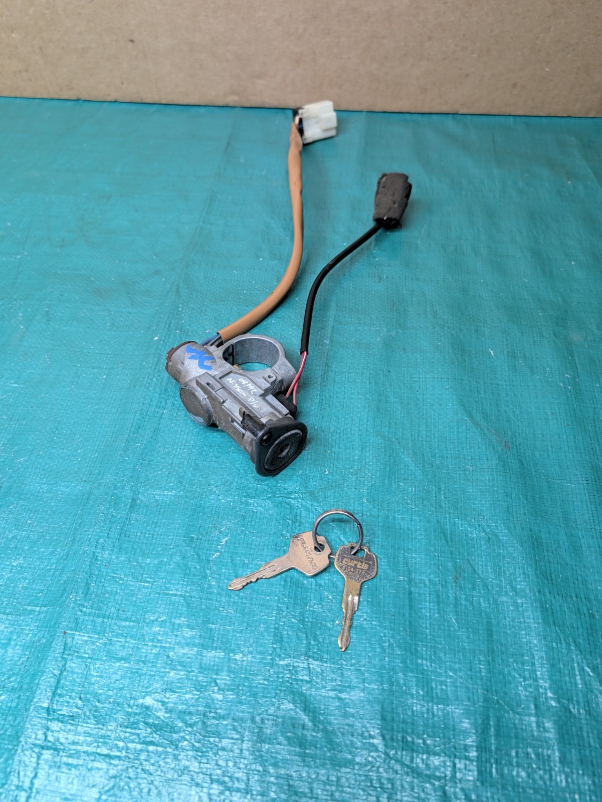 1986-1992 Nissan Pickup D21 Hardbody M/T Ignition Switch Lock Cylinder W/ Key 1986-1992 Nissan Pickup D21 Hardbody M/T Ignition Switch Lock Cylinder W/ Key