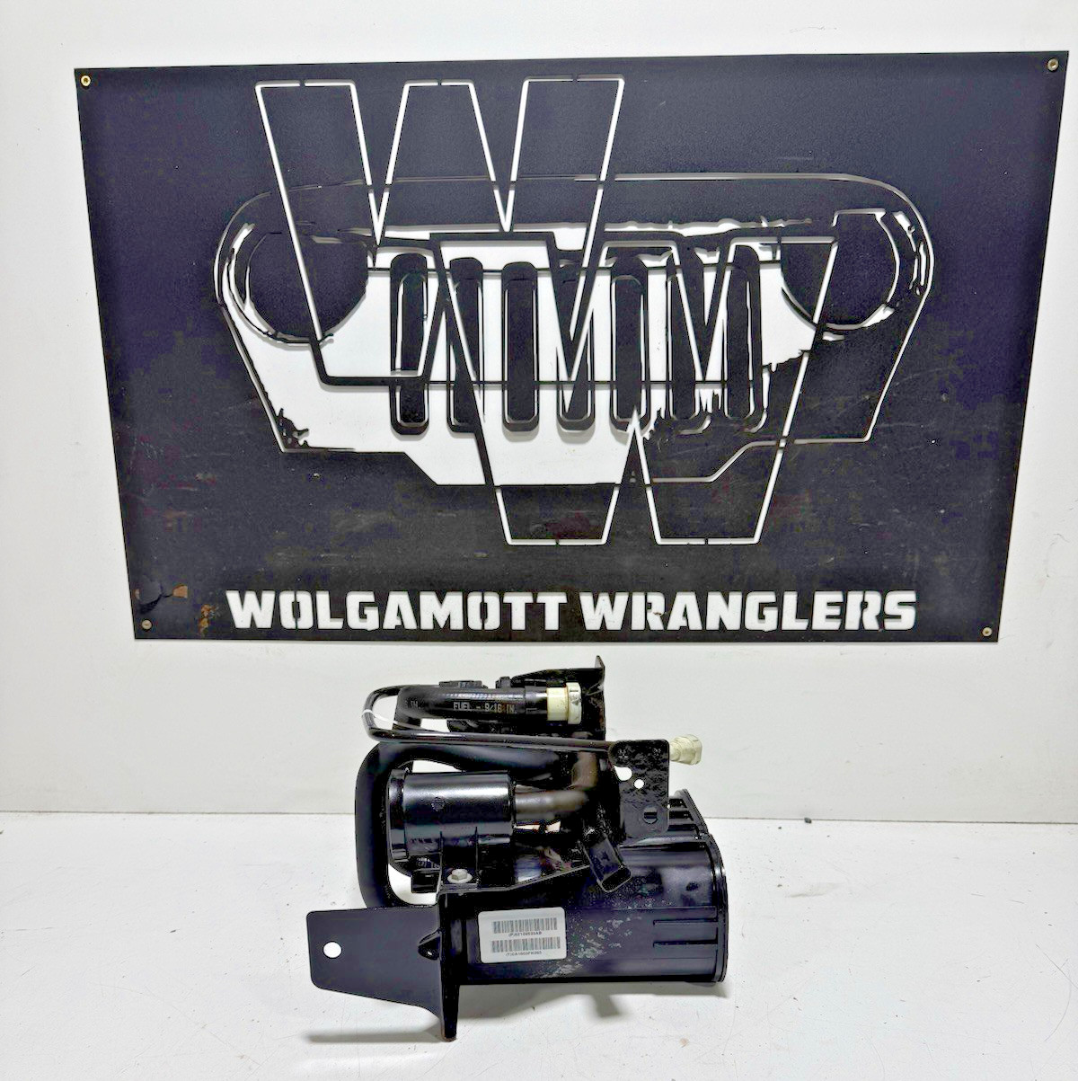 03-04 Jeep TJ Wrangler EVAP Fuel Vapor Canister & Bracket + Leak Detection OEM 03-04 Jeep TJ Wrangler EVAP Fuel Vapor Canister & Bracket + Leak Detection OEM