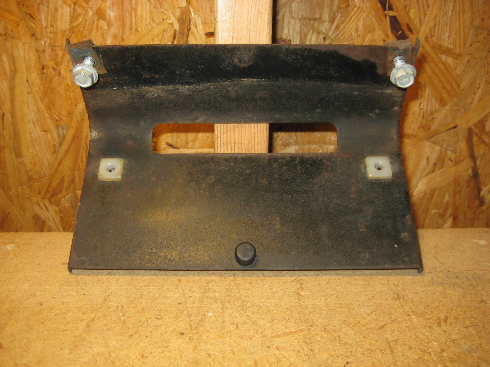 ORIGINAL OEM 1971 CUDA MOPAR DODGE PLYMOUTH CHRYSLER FRONT LICENSE PLATE BRACKET ORIGINAL OEM 1971 CUDA MOPAR DODGE PLYMOUTH CHRYSLER FRONT LICENSE PLATE BRACKET