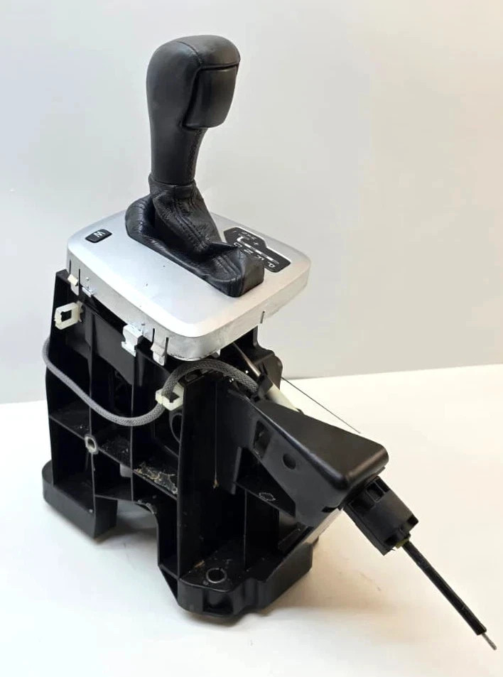 2003-2014 Volvo XC90 Automatic Transmission Floor Gear Shifter Selector OEM