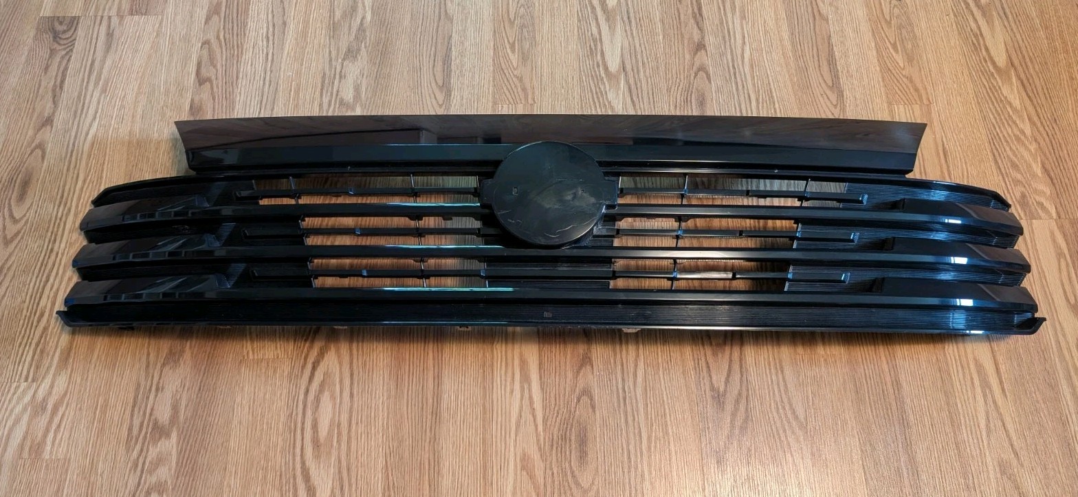 2025 2026 Nissan Kicks S SV Front Upper Grille Without Camera OEM 62310-7LG0A