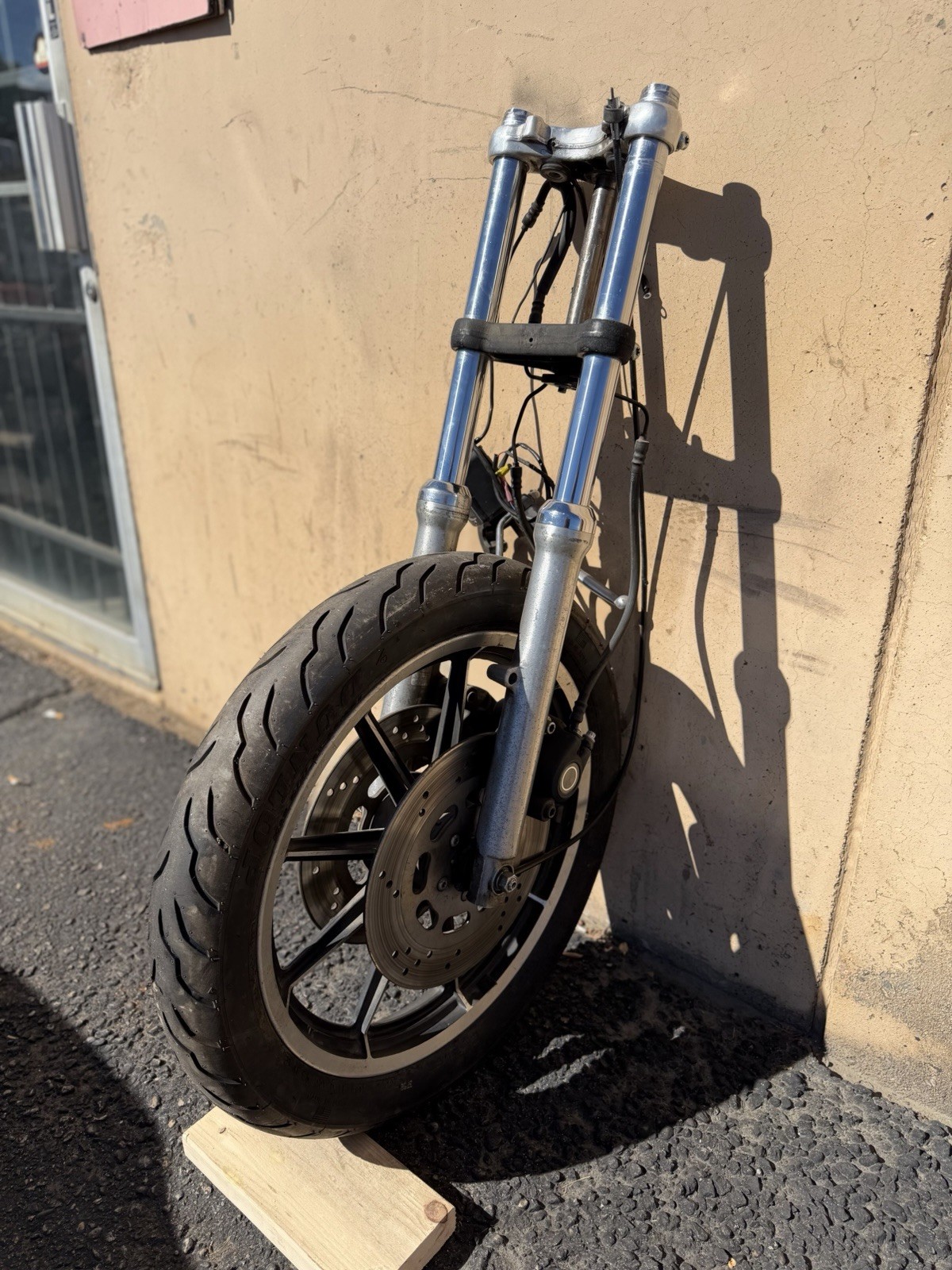 Harley Sportster Dyna FXR Dual Disc 39mm Narrow Front End Mag Wheel 9 Spoke Harley Sportster Dyna FXR Dual Disc 39mm Narrow Front End Mag Wheel 9 Spoke