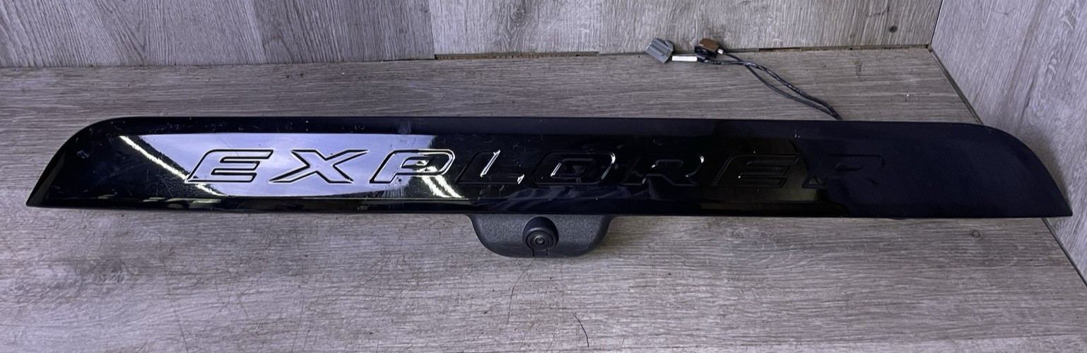 2020-2023 FORD EXPLORER REAR TAILGATE TRIM MOLDING WITH CAMERA OEM 2020-2023 FORD EXPLORER REAR TAILGATE TRIM MOLDING WITH CAMERA OEM