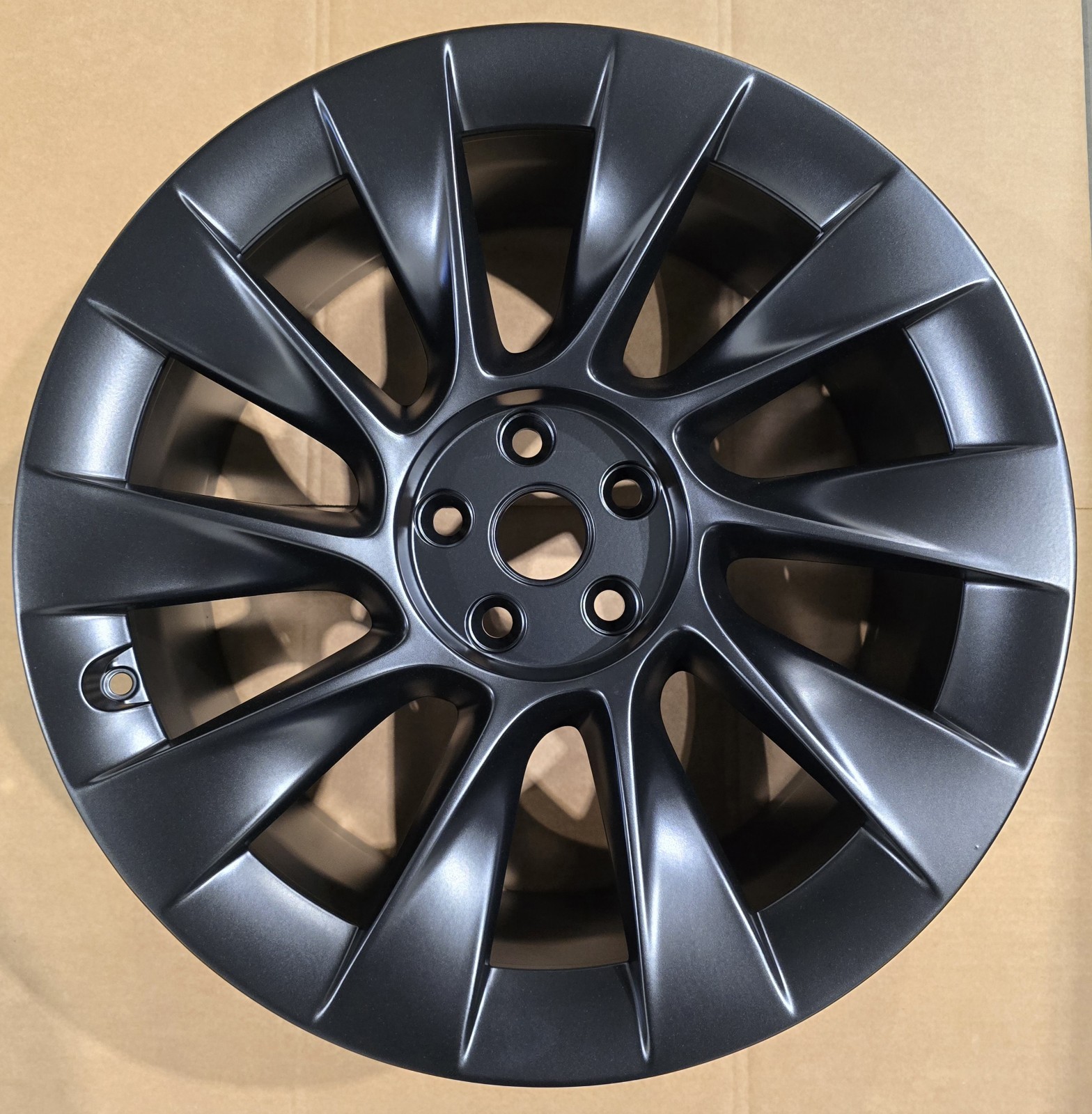 20 x 9.5 2020-2024 Tesla Model Y Induction Factory OEM Wheel Rim 118822300B 20 x 9.5 2020-2024 Tesla Model Y Induction Factory OEM Wheel Rim 118822300B