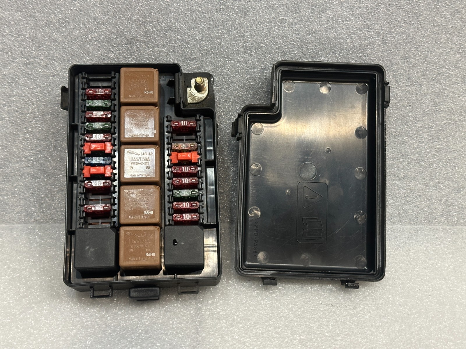 97-99 Jaguar X100 XK8 Engine Motor Bay Relay Fuse Box Oem 97-99 Jaguar X100 XK8 Engine Motor Bay Relay Fuse Box Oem