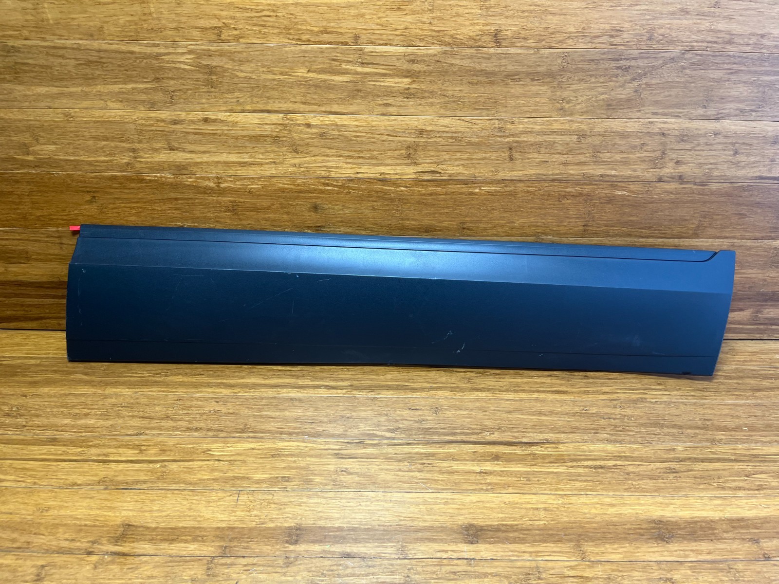 2018-2025 Volkswagen Atlas CA1 Door Lower Molding Front Right Black OEM *NOTE* 2018-2025 Volkswagen Atlas CA1 Door Lower Molding Front Right Black OEM *NOTE*