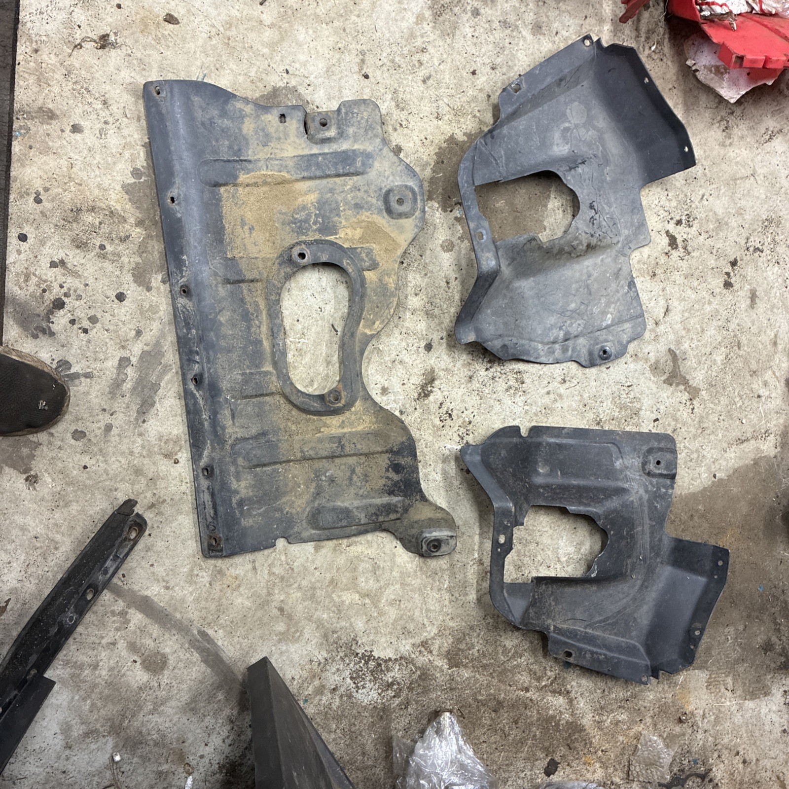91-96 Dodge Stealth Splash Dust Shields Under Tray Plastics