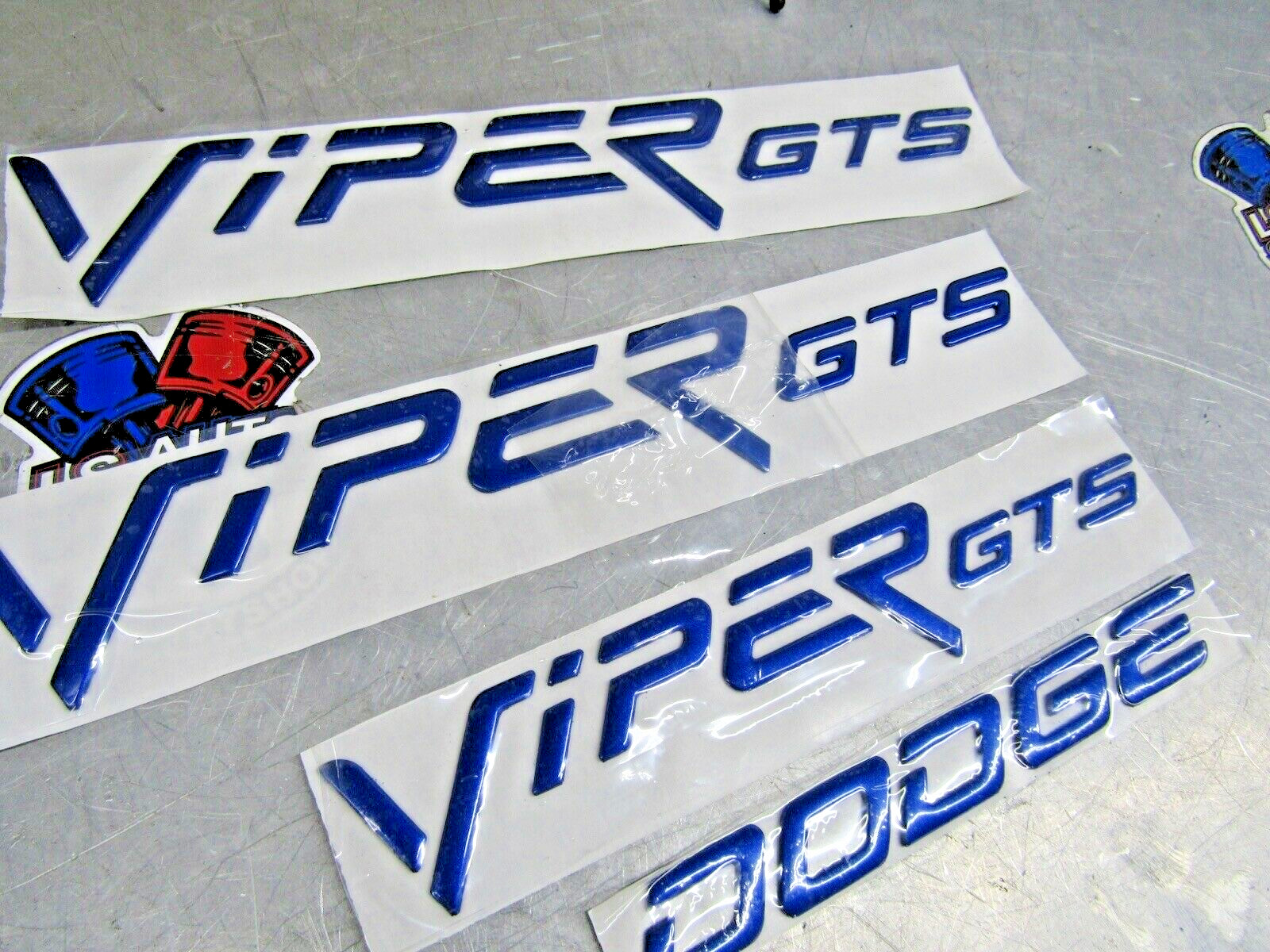 1996-2002 Dodge Viper GTS hood & bumper emblem set 4 pc ALL COLOR OE NEW RARE 1996-2002 Dodge Viper GTS hood & bumper emblem set 4 pc ALL COLOR OE NEW RARE