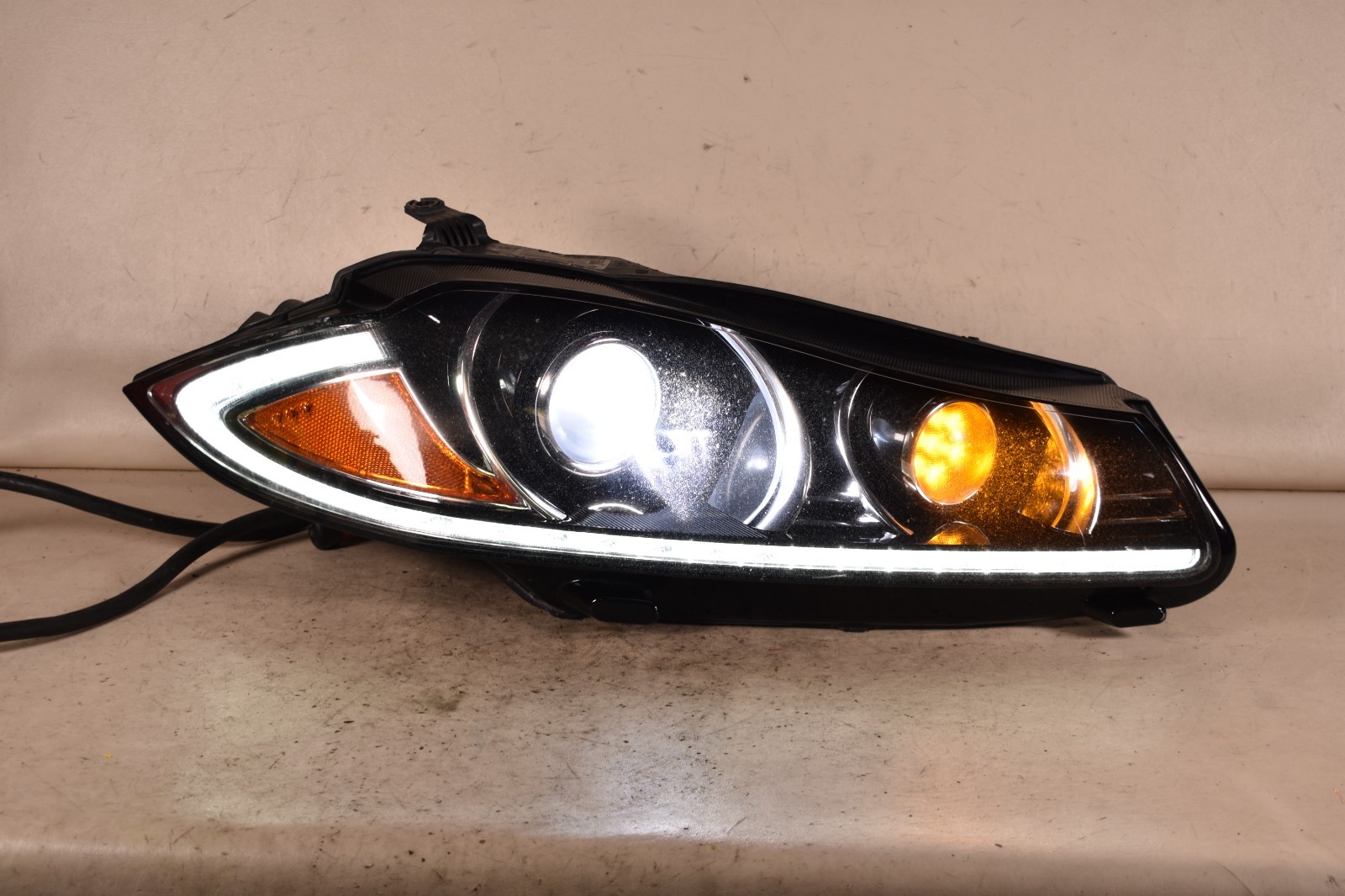 12-15 JAGUAR XF RIGHT PASSENGER SIDE HEADLIGHT XENON HID HEAD LIGHT OEM