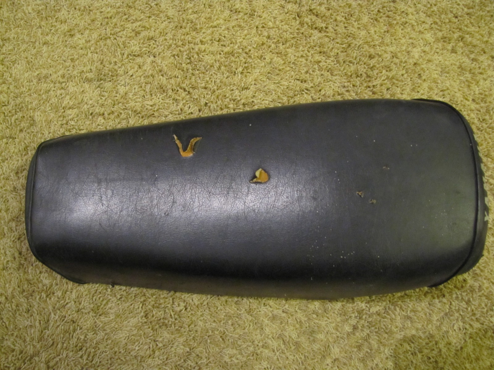 1979-81 Yamaha DT125 DT175 Seat Original OEM Pan Saddle Cover DT 125 175 Enduro 1979-81 Yamaha DT125 DT175 Seat Original OEM Pan Saddle Cover DT 125 175 Enduro