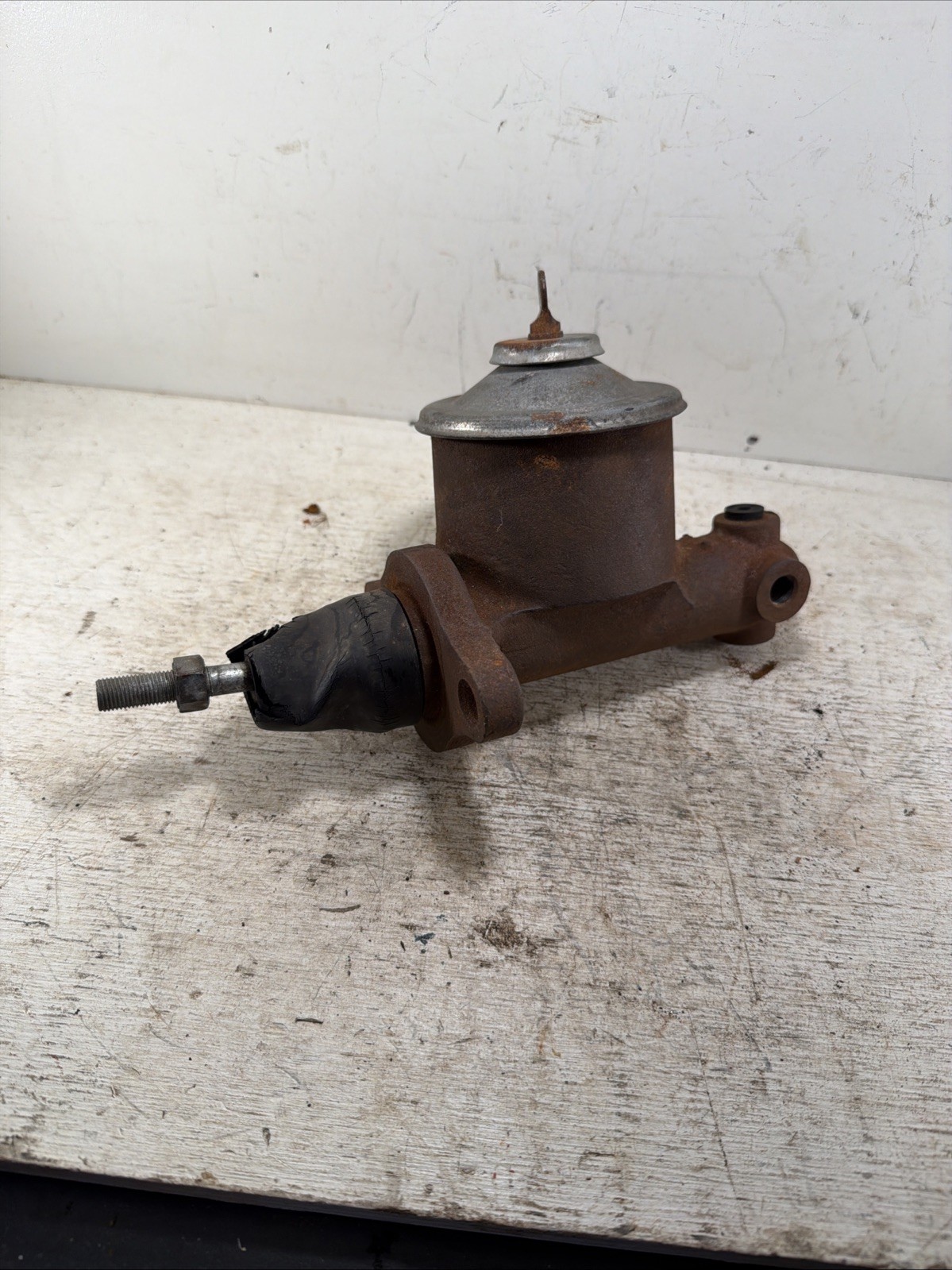 Vintage New NOS OEM GM Single Reservoir Brake Master Cylinder Impala Bel Air Vintage New NOS OEM GM Single Reservoir Brake Master Cylinder Impala Bel Air