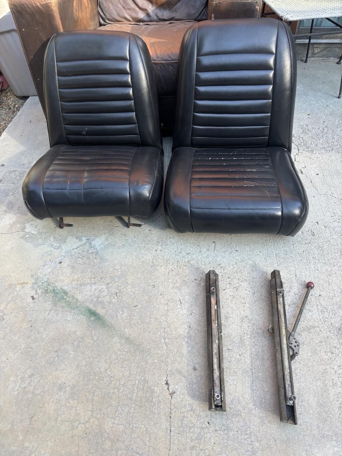Original IH Scout 800 Vinyl Front Seats & Slider Bars – Pair