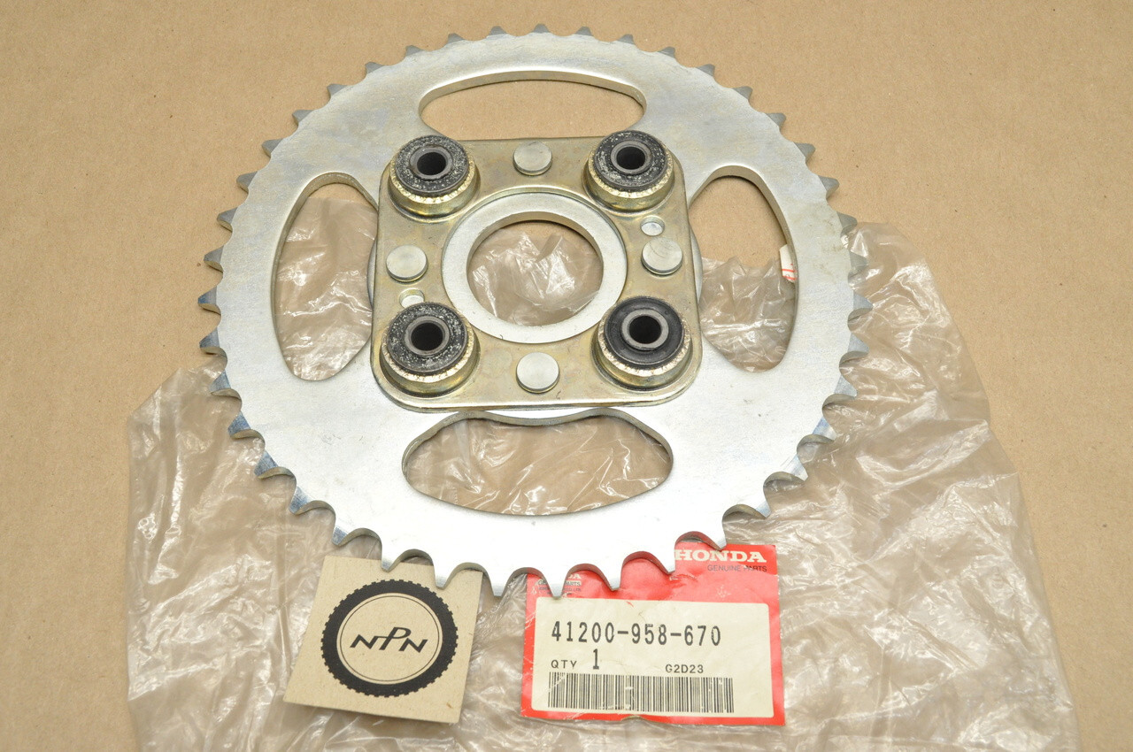 NOS Honda 1983 ATC185 S Rear Final Chain Drive Sprocket 41T 41200-958-670 NOS Honda 1983 ATC185 S Rear Final Chain Drive Sprocket 41T 41200-958-670