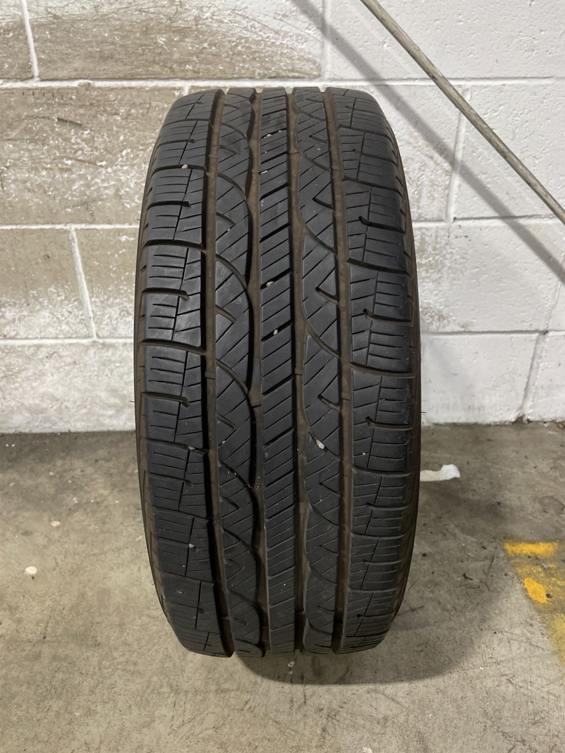 1x P215/45R17 Kelly Edge Touring A/S 8/32 87 V Used Tire 2154517