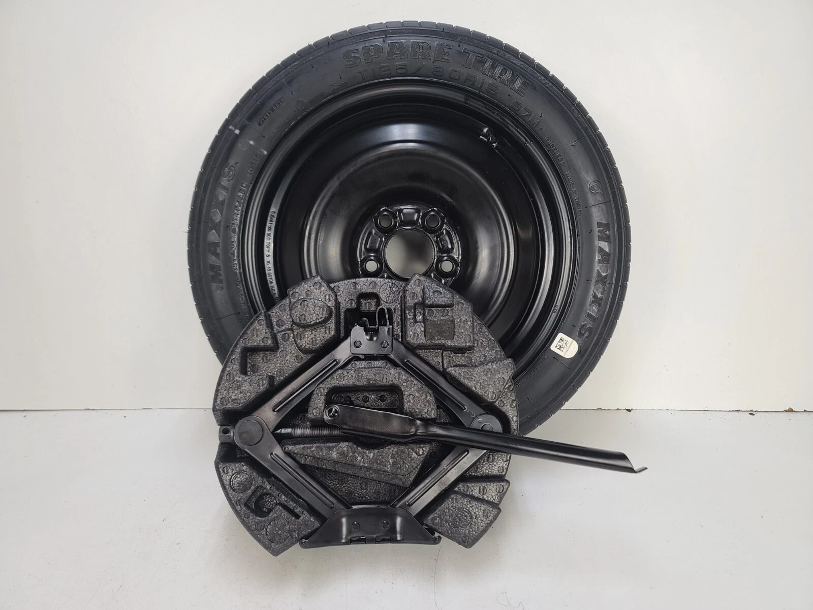 Spare Tire W/Jack Kit 16\