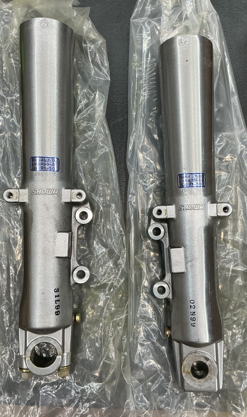 NOS Showa 41mm Fork Lower Slider Set Harley Touring 46495-00 46497-00 NOS Showa 41mm Fork Lower Slider Set Harley Touring 46495-00 46497-00