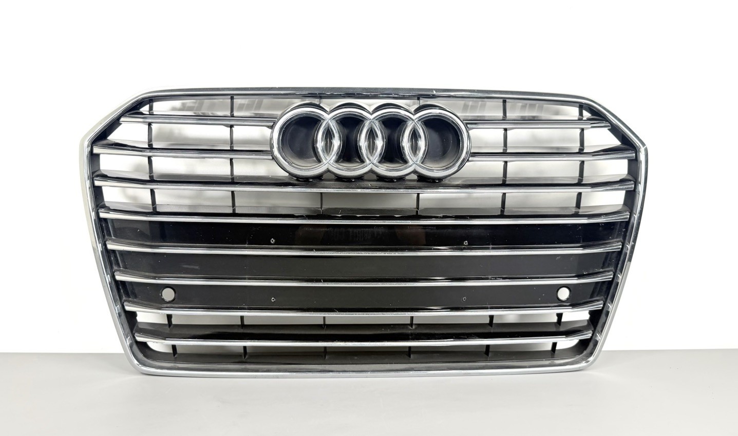 2016-2018 Audi A6 Front Upper Bumper Grill Grille Black Genuine 4G0853651 OEM 2016-2018 Audi A6 Front Upper Bumper Grill Grille Black Genuine 4G0853651 OEM