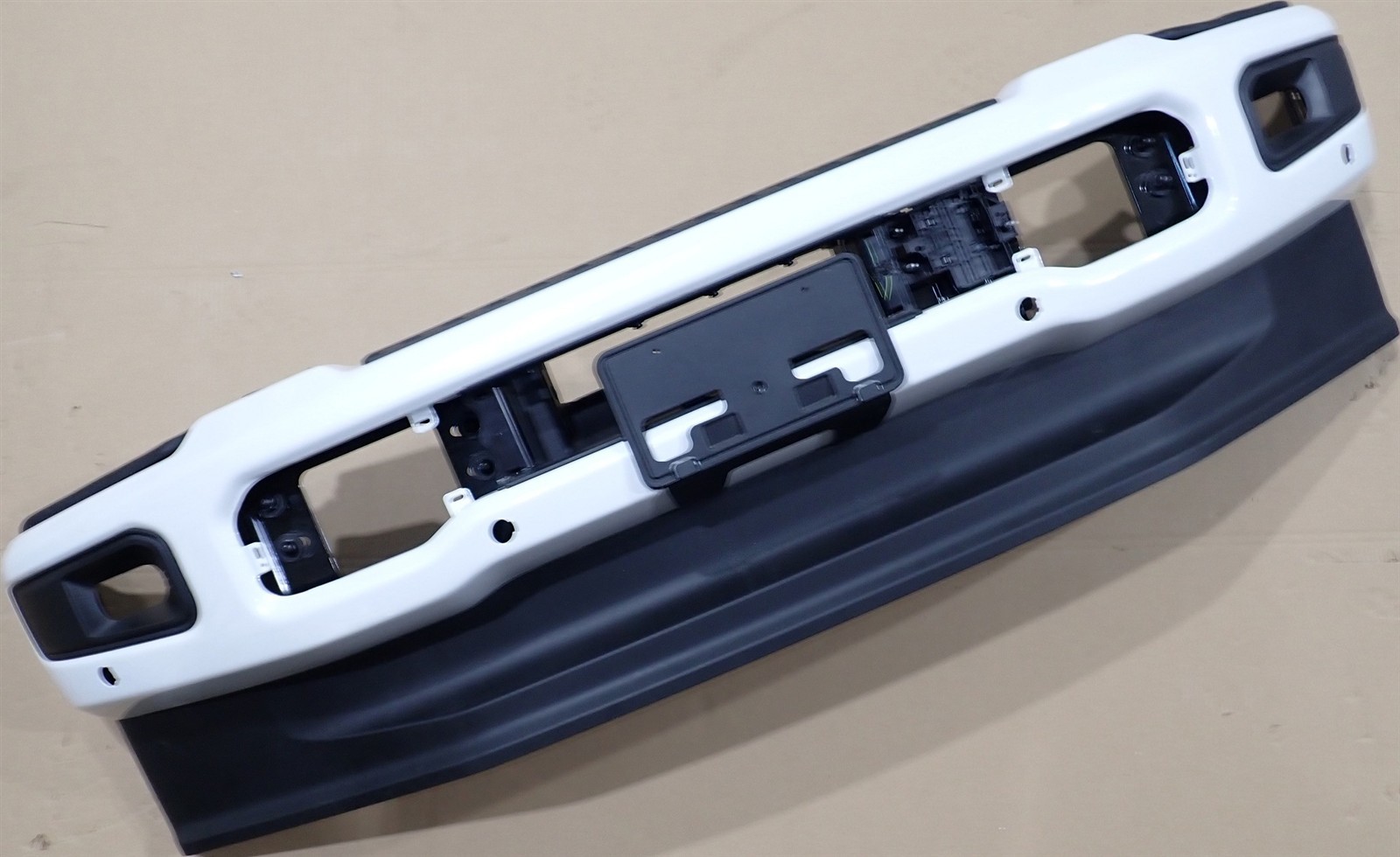 OEM 23-27 F250 Painted WHITE Front Bumper Super Duty Truck with Adaptive Cruise