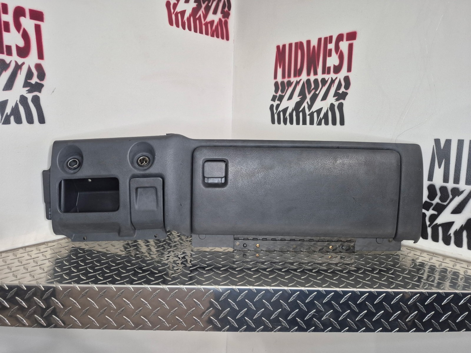 2003-06 Chevy Silverado GMC Sierra Dash Bezel Glove Box VD Pewter
