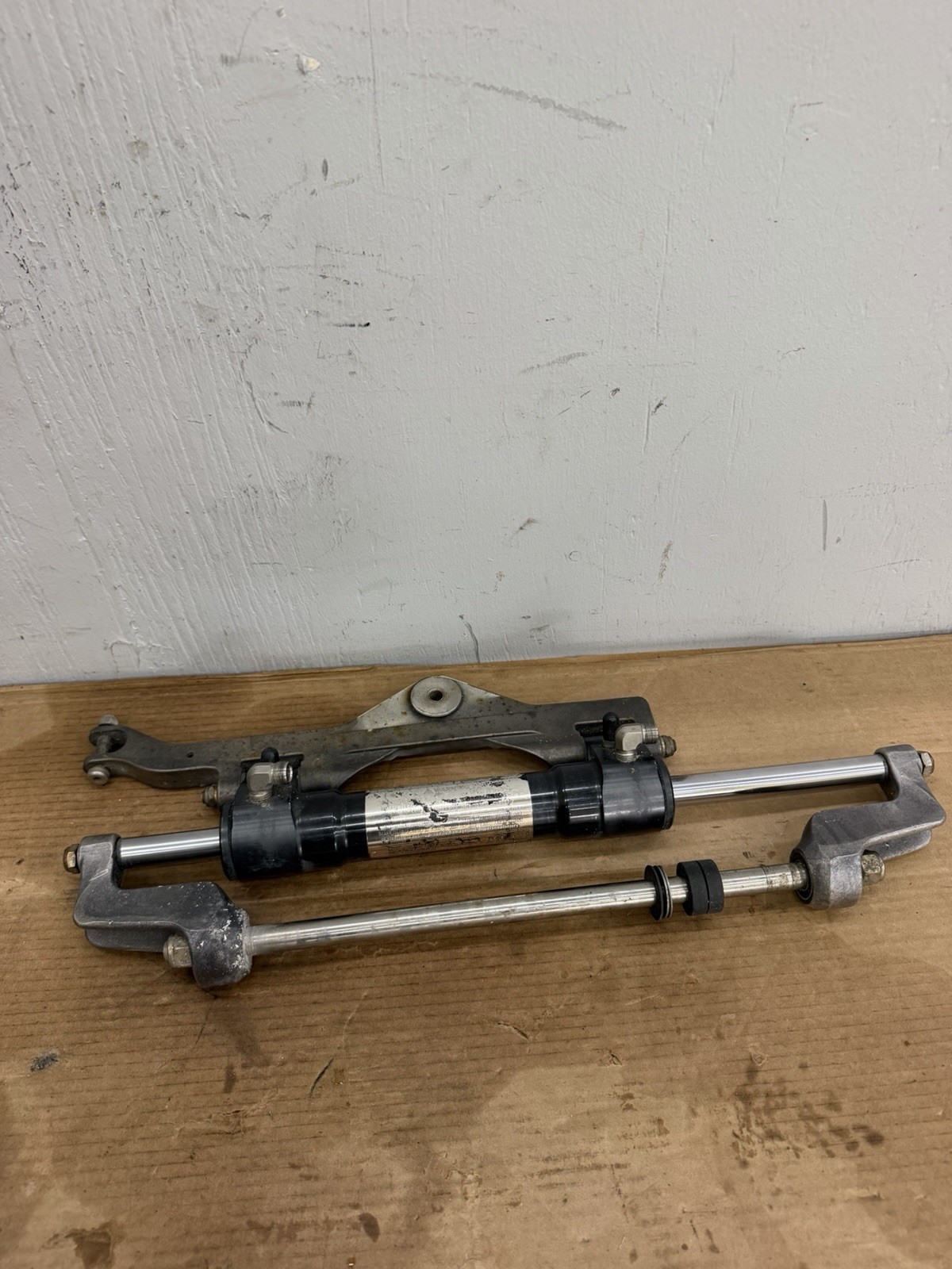 SEASTAR HYDRAULIC FRONT MOUNT STEERING CYLINDER HC6751 P RAM OUTBOARD SEASTAR HYDRAULIC FRONT MOUNT STEERING CYLINDER HC6751 P RAM OUTBOARD