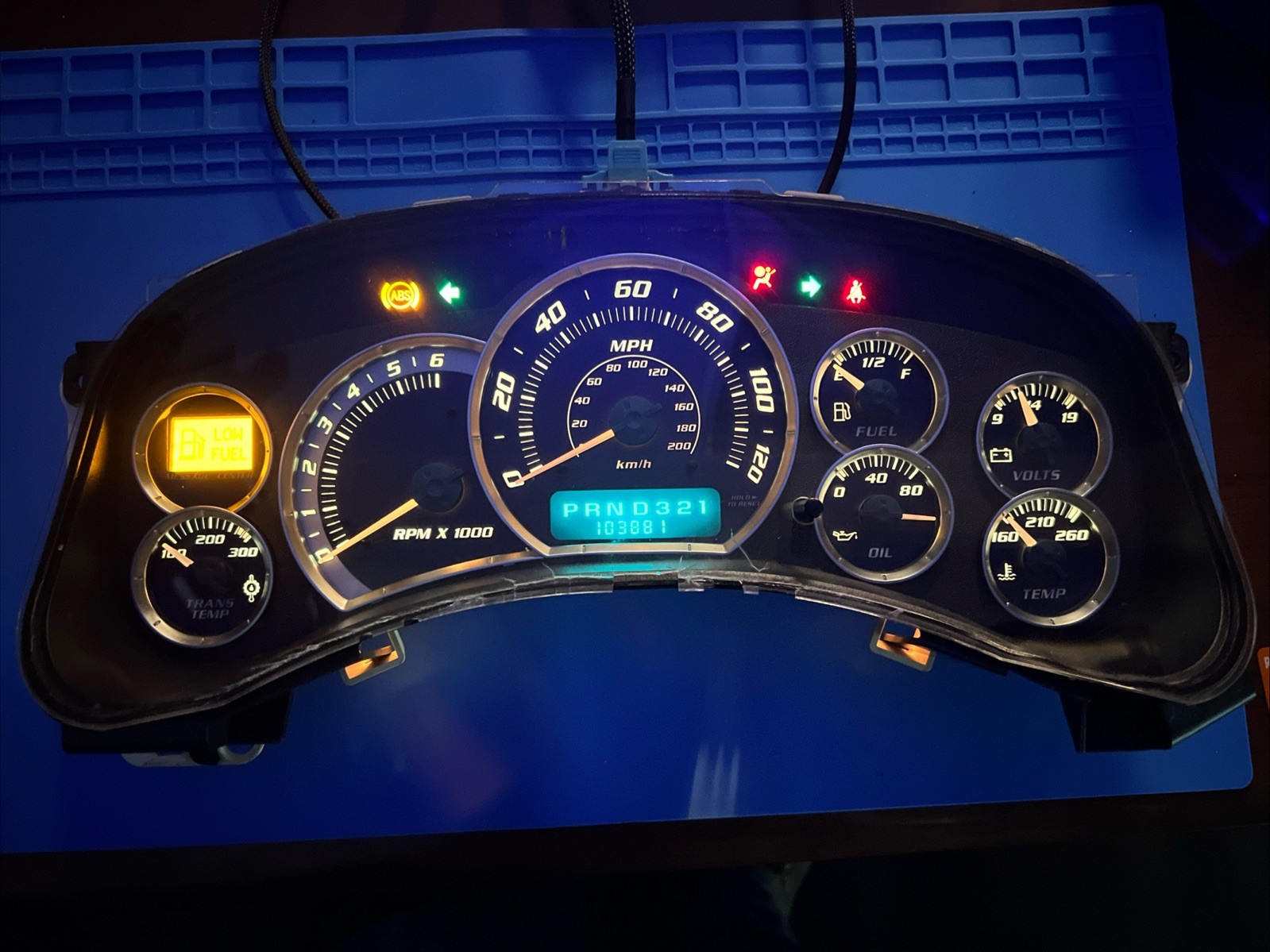 2002 Cadillac Escalade Speedometer Instrument Gauge Cluster Assembly 2002 Cadillac Escalade Speedometer Instrument Gauge Cluster Assembly
