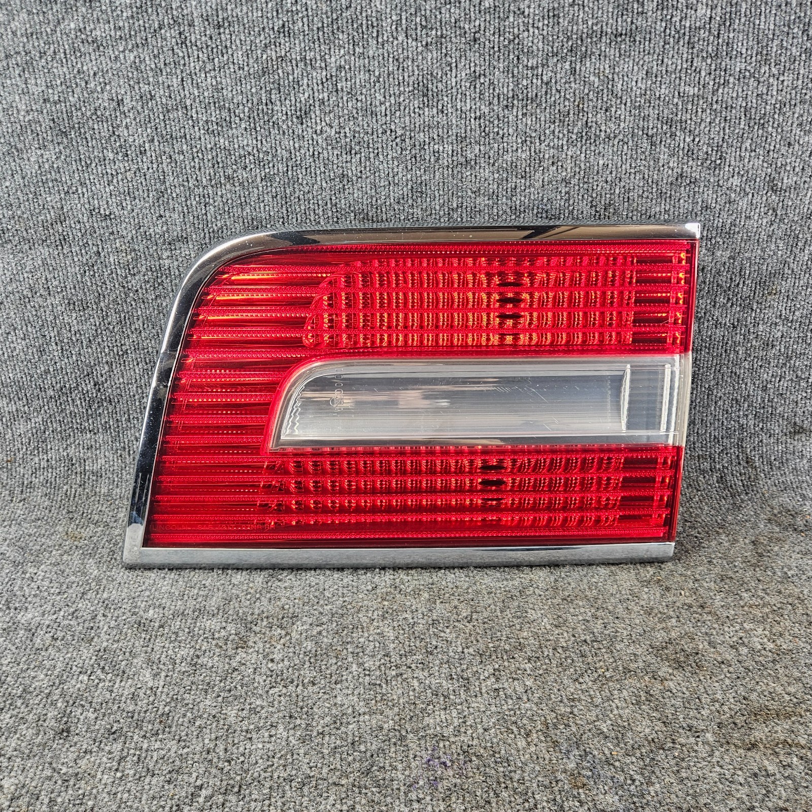 2007-2014 Lincoln Navigator Tail Light Quarter Panel Mounted Right 1 BROKEN TAB 2007-2014 Lincoln Navigator Tail Light Quarter Panel Mounted Right 1 BROKEN TAB