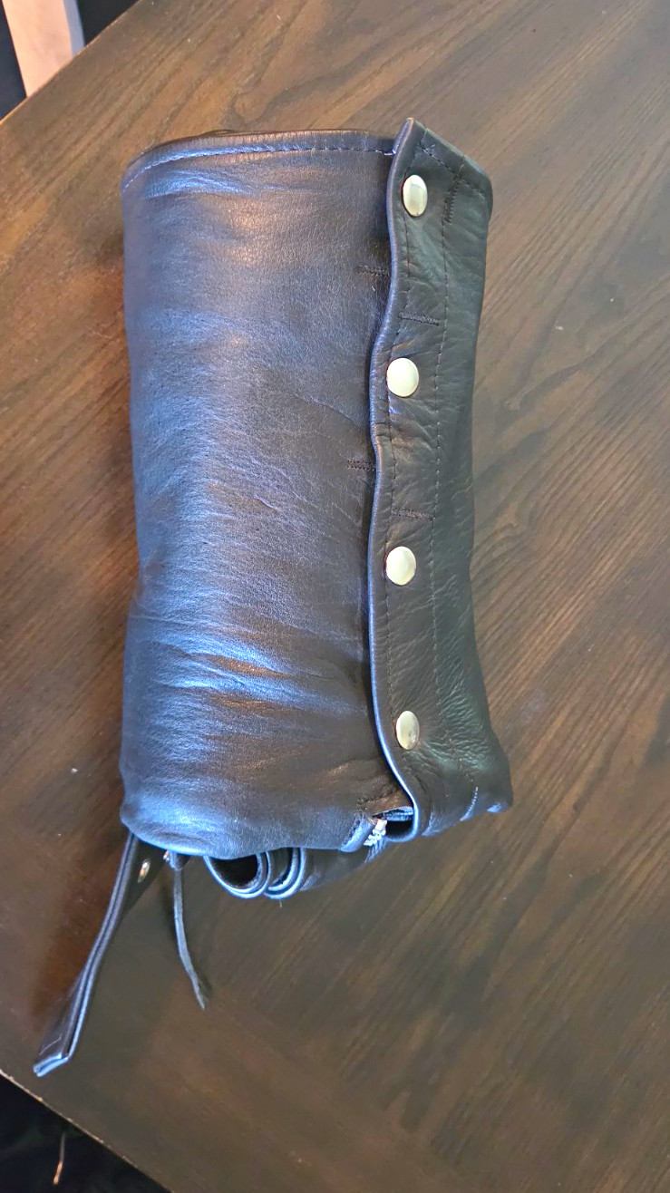 Unik Ultra Black Leather Motorcycle Chaps - Size M Unik Ultra Black Leather Motorcycle Chaps - Size M