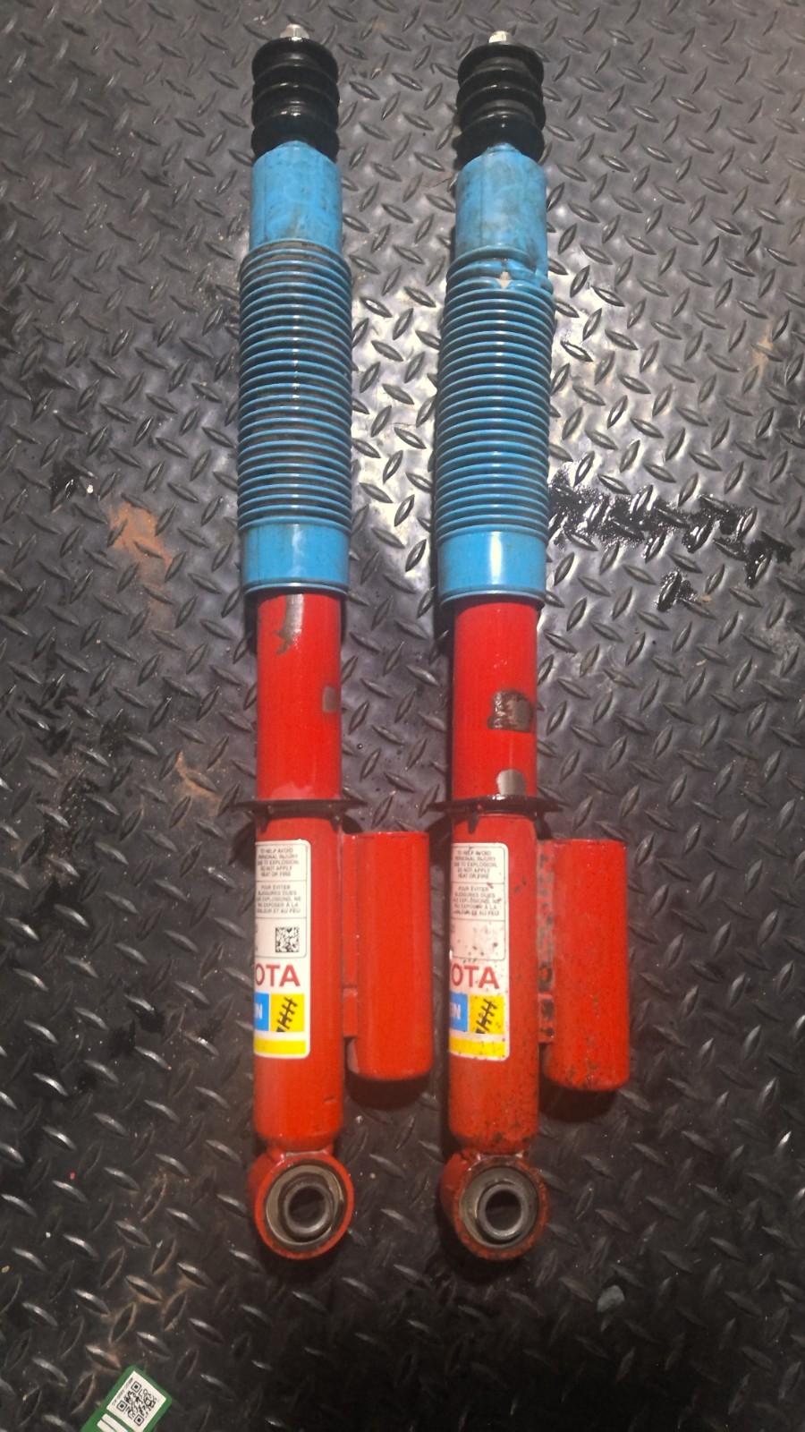 2024-25 OEM Toyota Tacoma TRD Off-Road Bilstein Rear Shock Absorbers 48530-AK020 2024-25 OEM Toyota Tacoma TRD Off-Road Bilstein Rear Shock Absorbers 48530-AK020