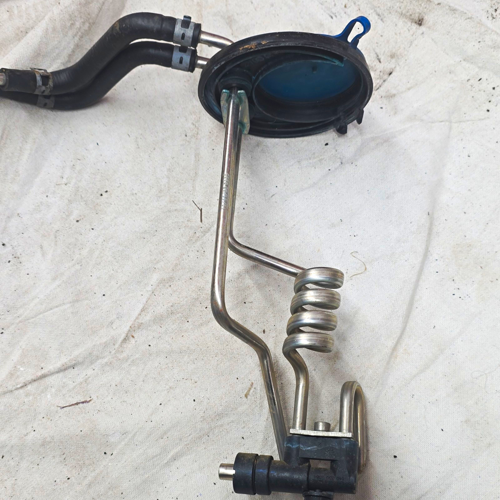 2007-2013 Mercedes-Benz W221 S550 Washer Bottle Tank Heater A2218690072 OEM 2007-2013 Mercedes-Benz W221 S550 Washer Bottle Tank Heater A2218690072 OEM