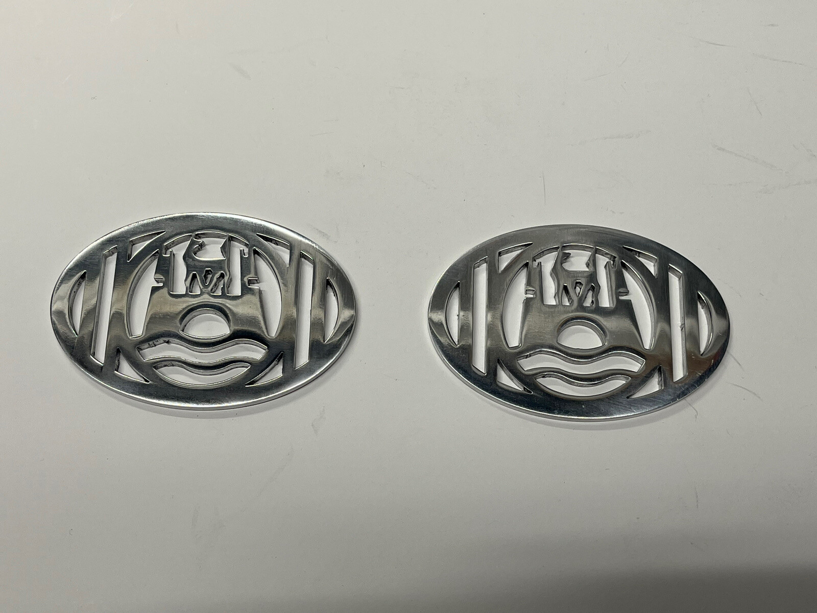 BILLET VW BUG BEETLE HORN GRILLS SET OF 2 1954-1967 WOLFSBURG DSGN POLISHED ALMN BILLET VW BUG BEETLE HORN GRILLS SET OF 2 1954-1967 WOLFSBURG DSGN POLISHED ALMN