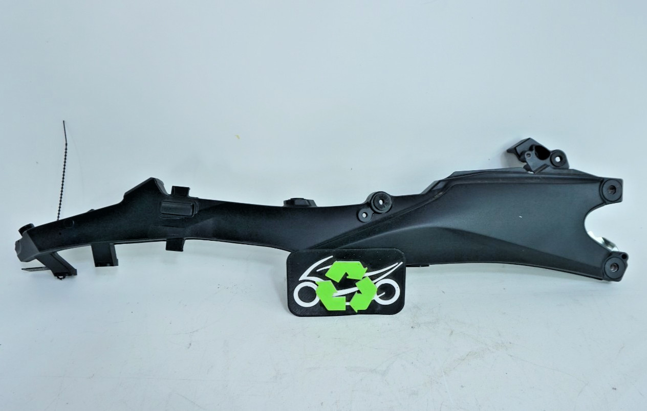 2025 11-26 SUZUKI GSXR 600 750 RIGHT SUBFRAME Side ORIGINAL OEM 2025 11-26 SUZUKI GSXR 600 750 RIGHT SUBFRAME Side ORIGINAL OEM