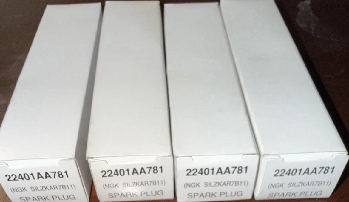Set of 4 Oem Genuine Subaru Spark Plugs 22401AA781 New Set of 4 Oem Genuine Subaru Spark Plugs 22401AA781 New