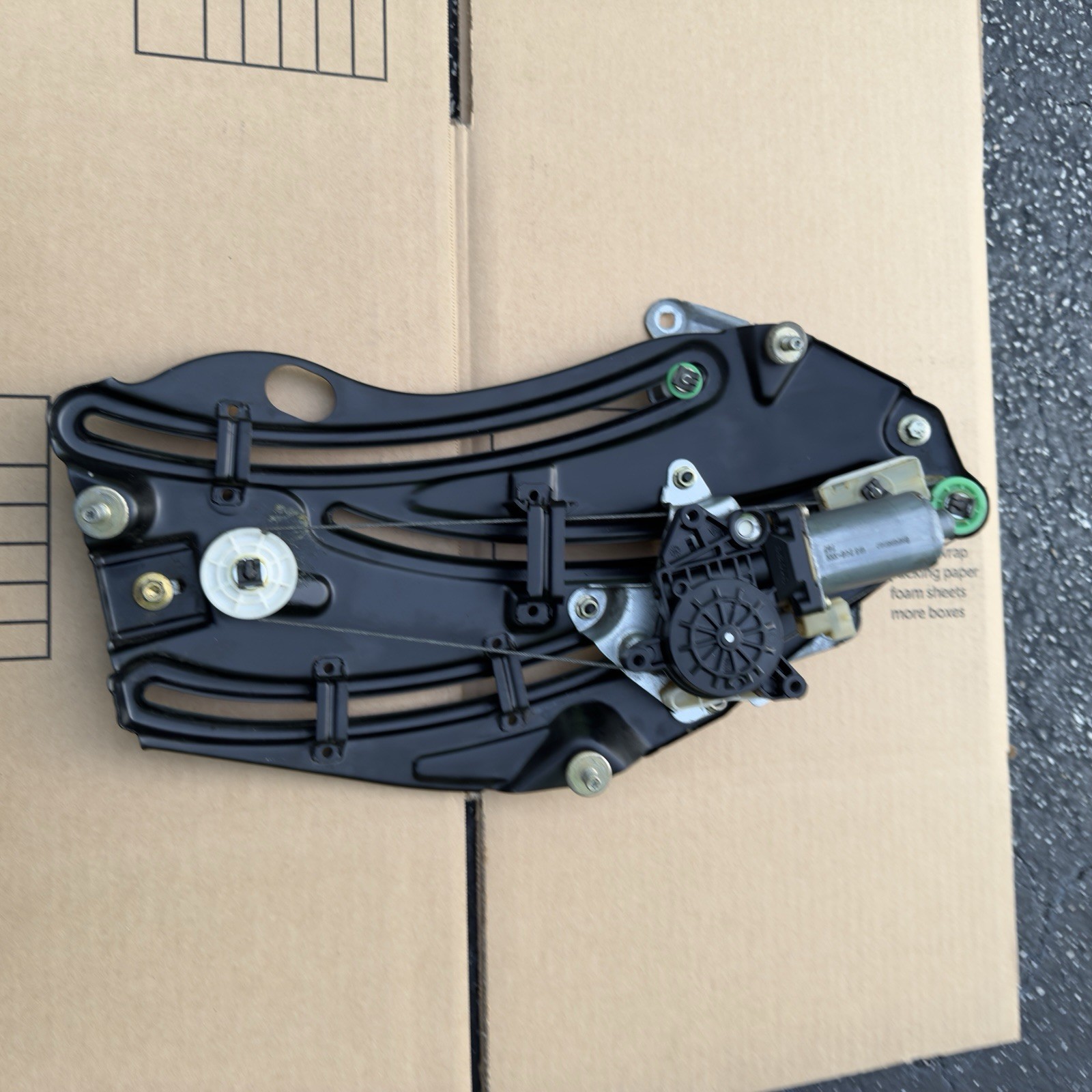97-06 Jaguar XK8 X100 Convertible Rear Left Quarter Window Regulator MotorTESTED 97-06 Jaguar XK8 X100 Convertible Rear Left Quarter Window Regulator MotorTESTED