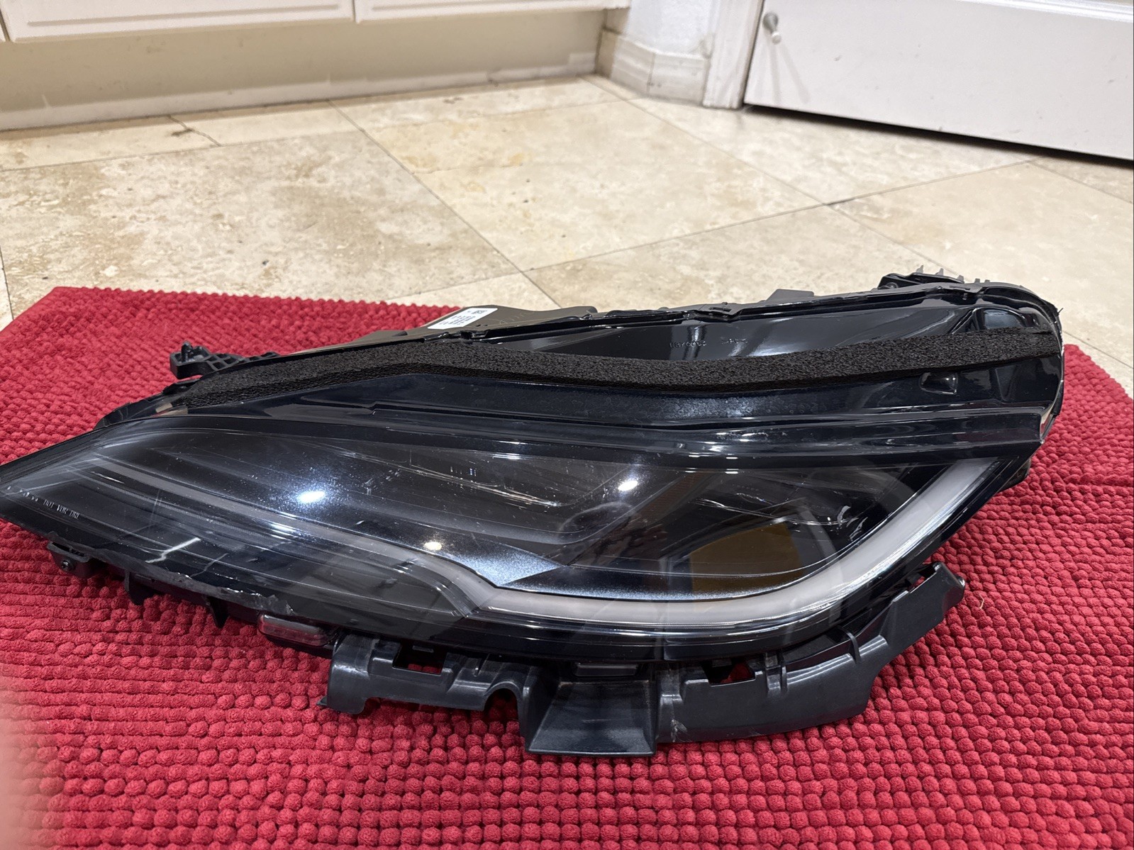 2024-2025 TESLA MODEL 3 HEADLIGHT OEM LEFT LH DRIVER SIDE LED 1694086-00-G 2024-2025 TESLA MODEL 3 HEADLIGHT OEM LEFT LH DRIVER SIDE LED 1694086-00-G