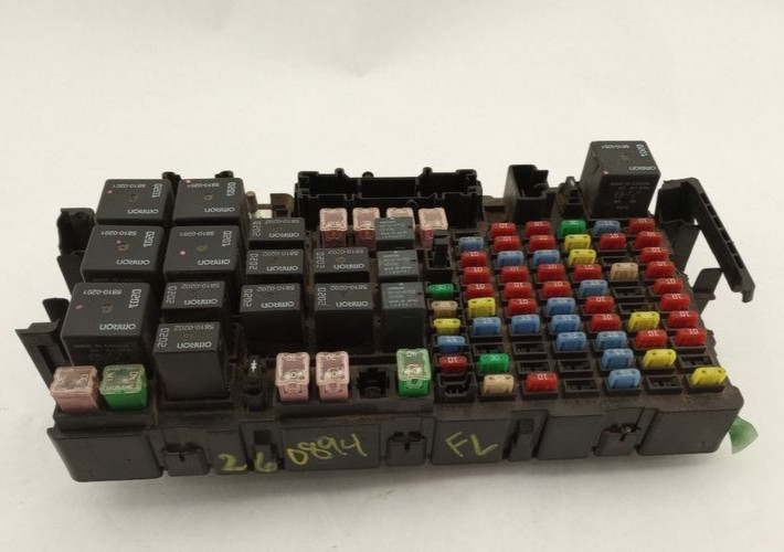 2006-2007 Hummer H3 Engine Fuse Box OEM