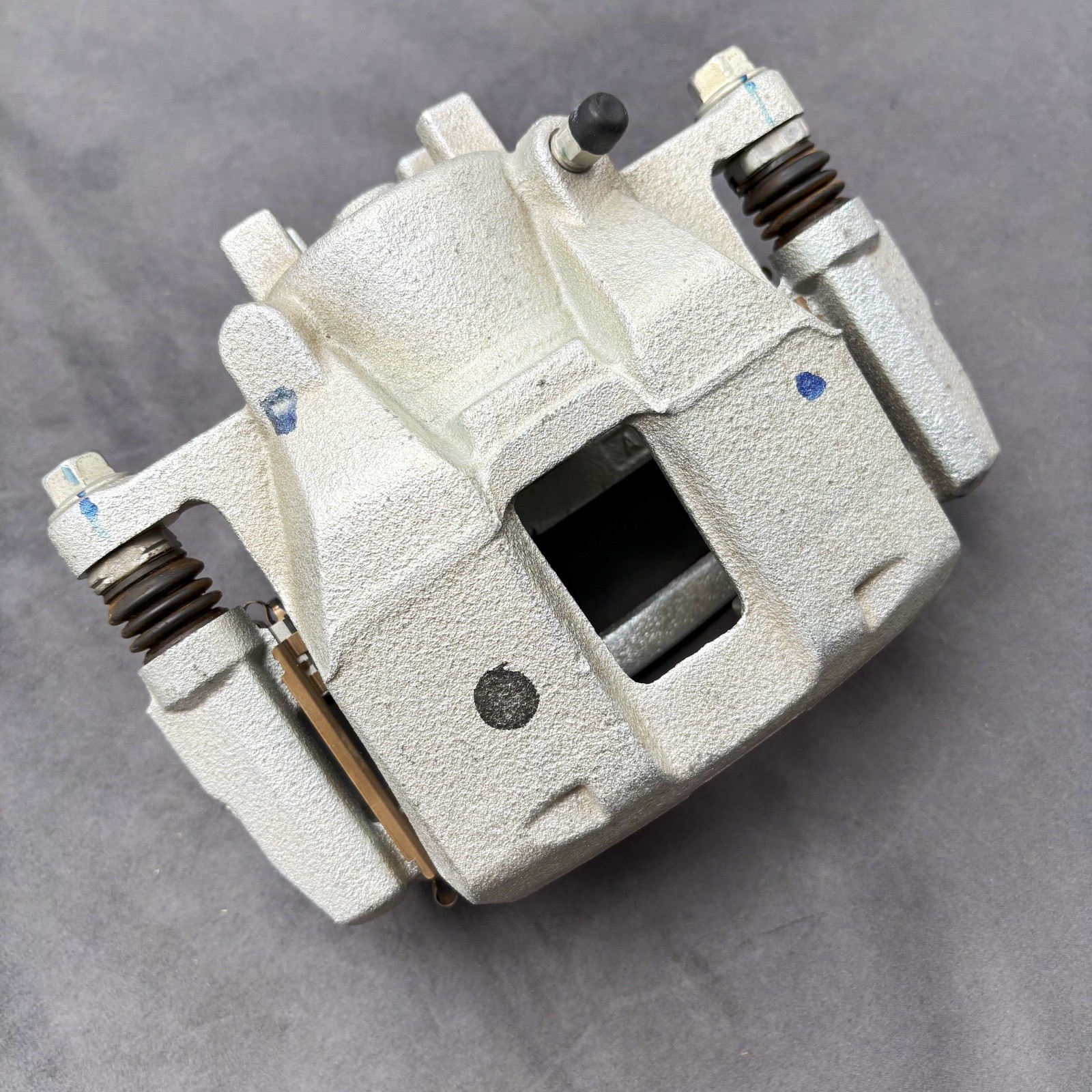 Left Front Side Abs Brake Caliper For 2018-2025 Mitsubishi Eclipse Cross AWD
