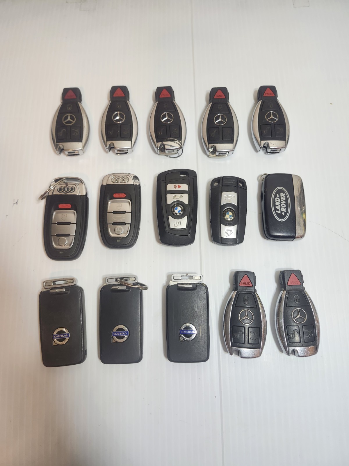 Lot of 15 OEM Keys Mercedes Benz Audi Volvo BMW Land Rover Smart Fast Shipping Lot of 15 OEM Keys Mercedes Benz Audi Volvo BMW Land Rover Smart Fast Shipping