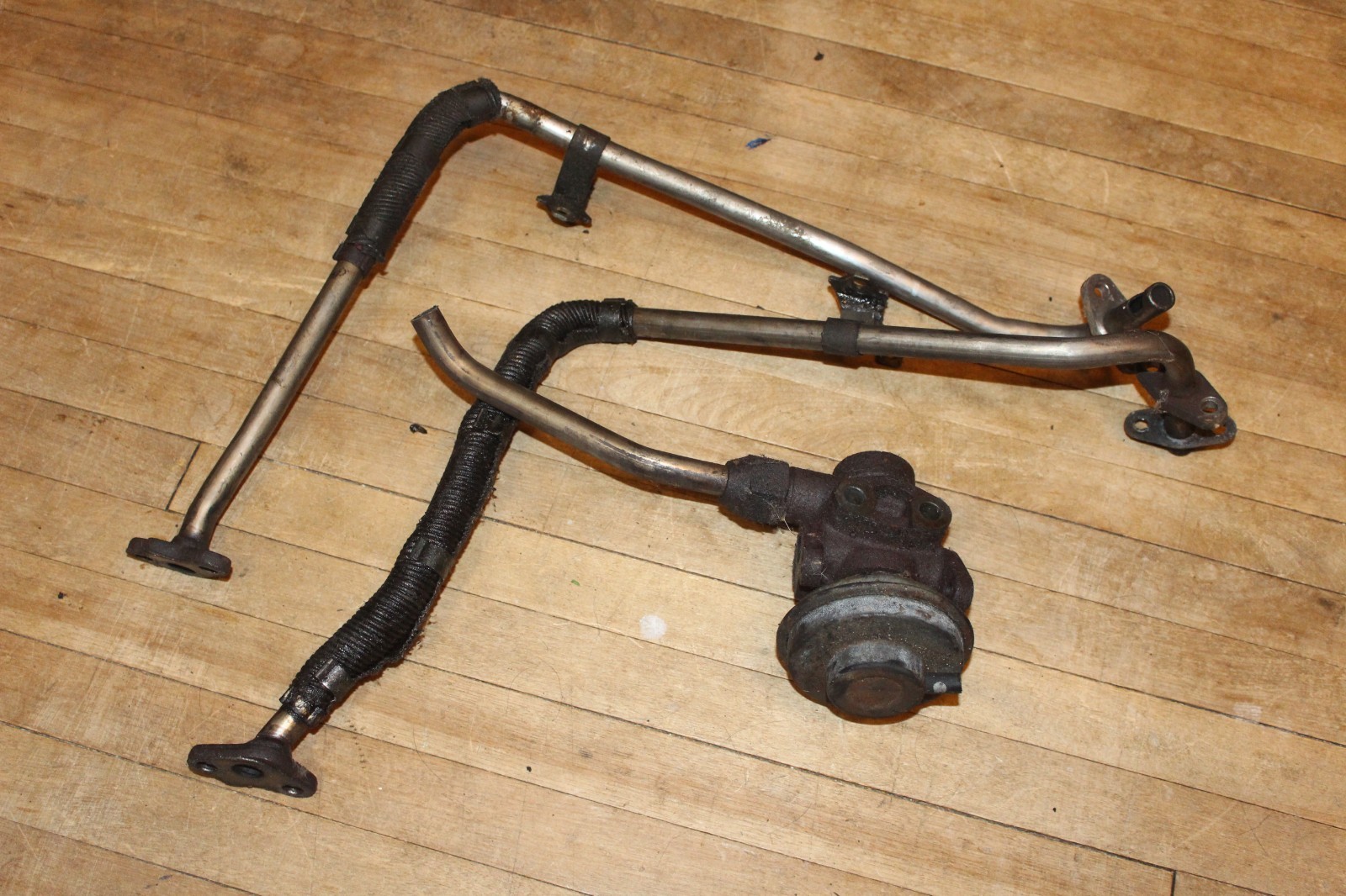 1990-1996 Nissan 300ZX Twin Turbo Z32 OEM EGR Valve 1990-1996 Nissan 300ZX Twin Turbo Z32 OEM EGR Valve