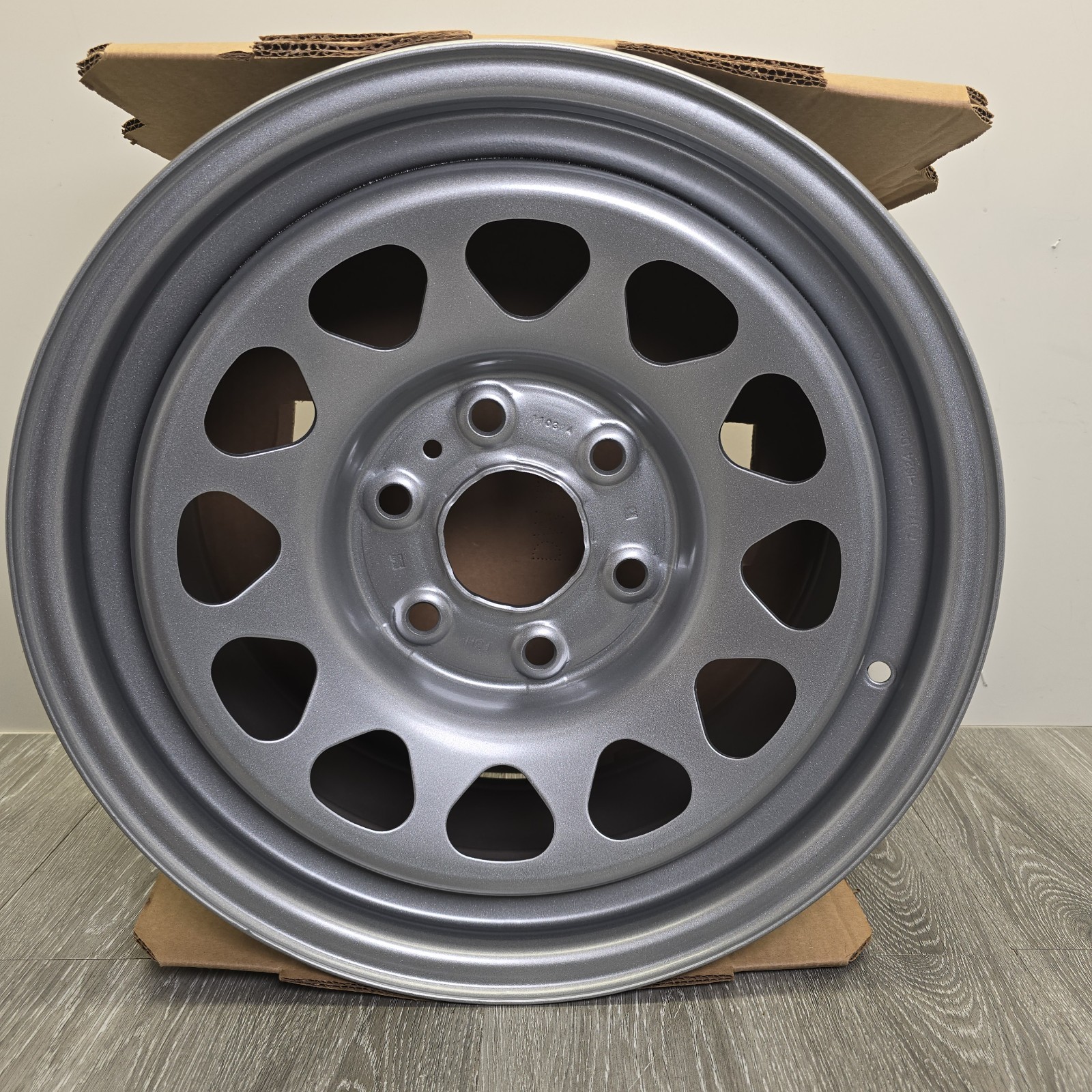 12 Hole Silver 17x8 Steel Factory Wheel Remanufactured STLGN096U20 12 Hole Silver 17x8 Steel Factory Wheel Remanufactured STLGN096U20