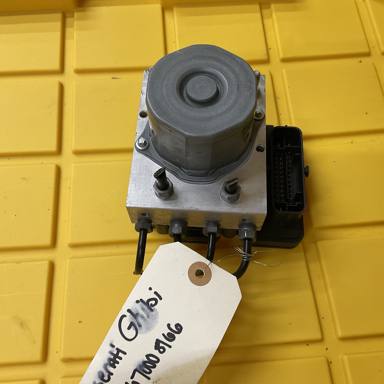 2014 Maserati Ghibli  ABS Anti Lock Brake Pump Module 