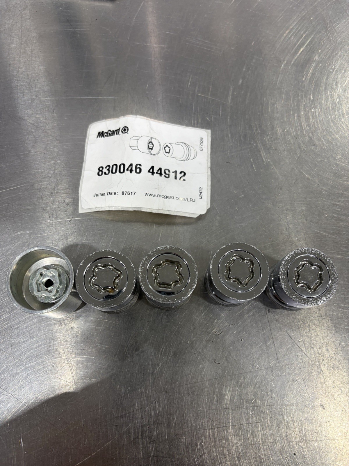 Genuine McGard Jaguar Land Rover Wheel Lock Set 4 Locking Lug Nuts + Key 830046 Genuine McGard Jaguar Land Rover Wheel Lock Set 4 Locking Lug Nuts + Key 830046